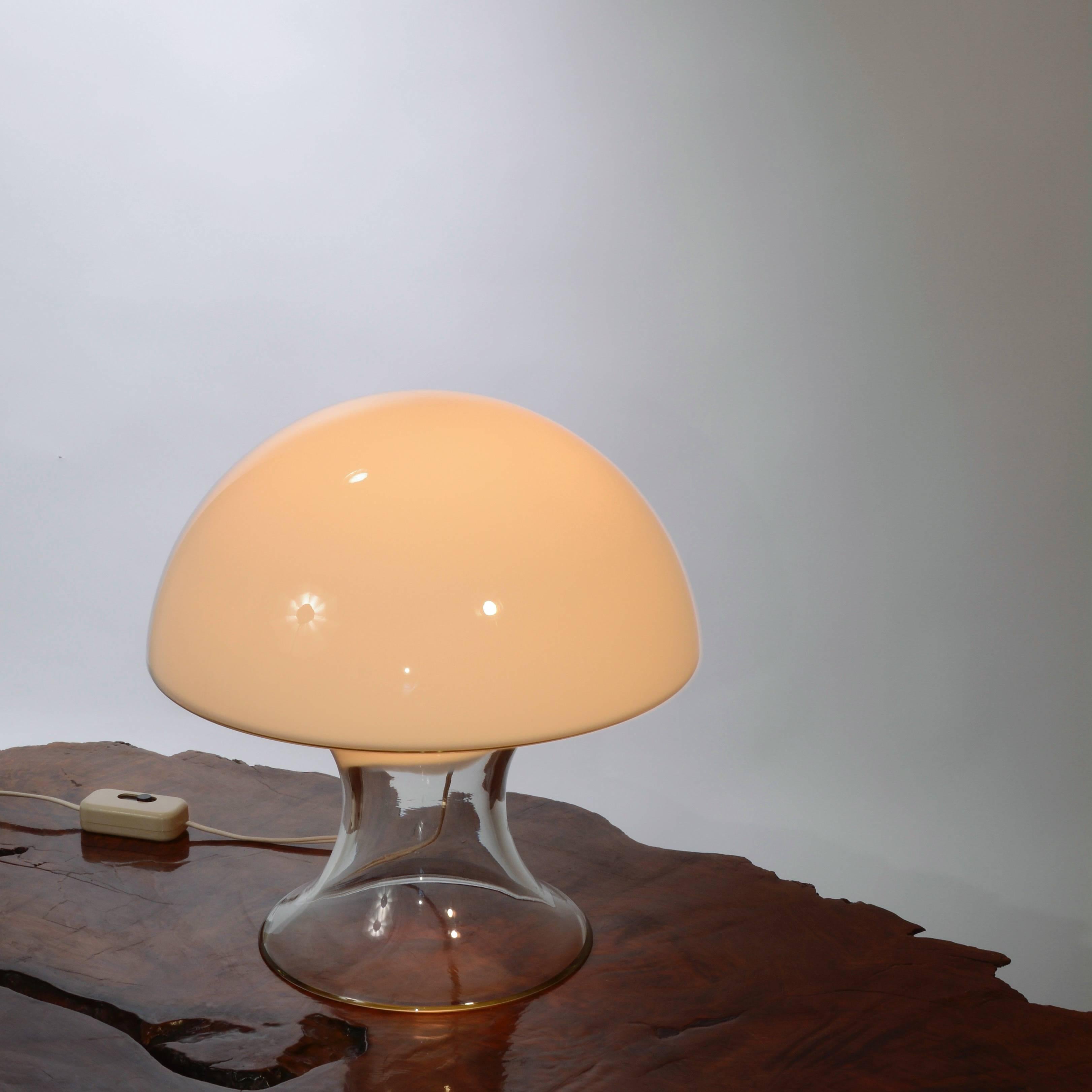Gino Vistosi Mushroom-Shaped Murano Glass Table Lamp In Excellent Condition In Los Angeles, CA