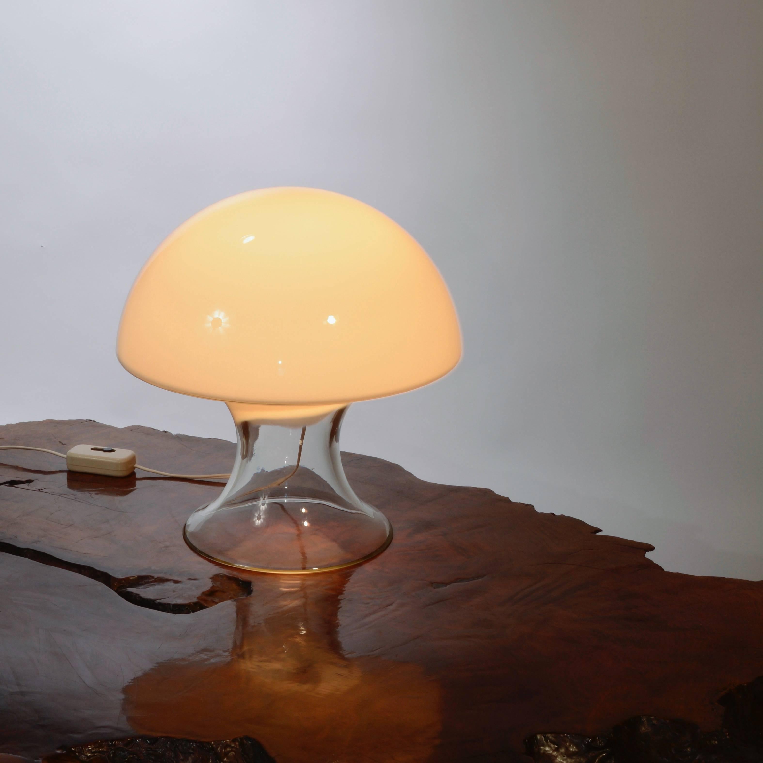 Mid-20th Century Gino Vistosi Mushroom-Shaped Murano Glass Table Lamp