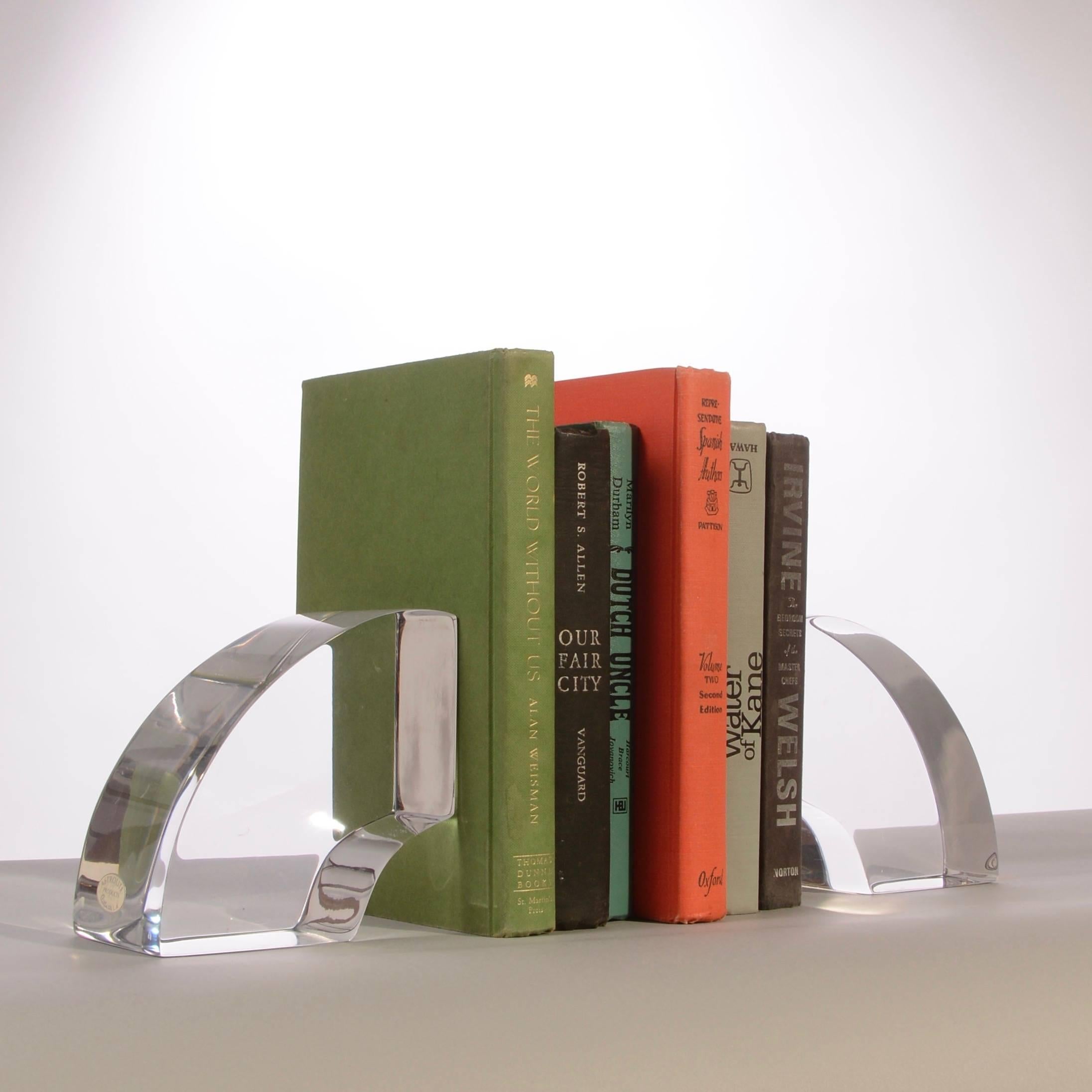 Mid-Century Modern Serre-livres en arc de cercle en lucite d'Astrolite modernes vintage en vente