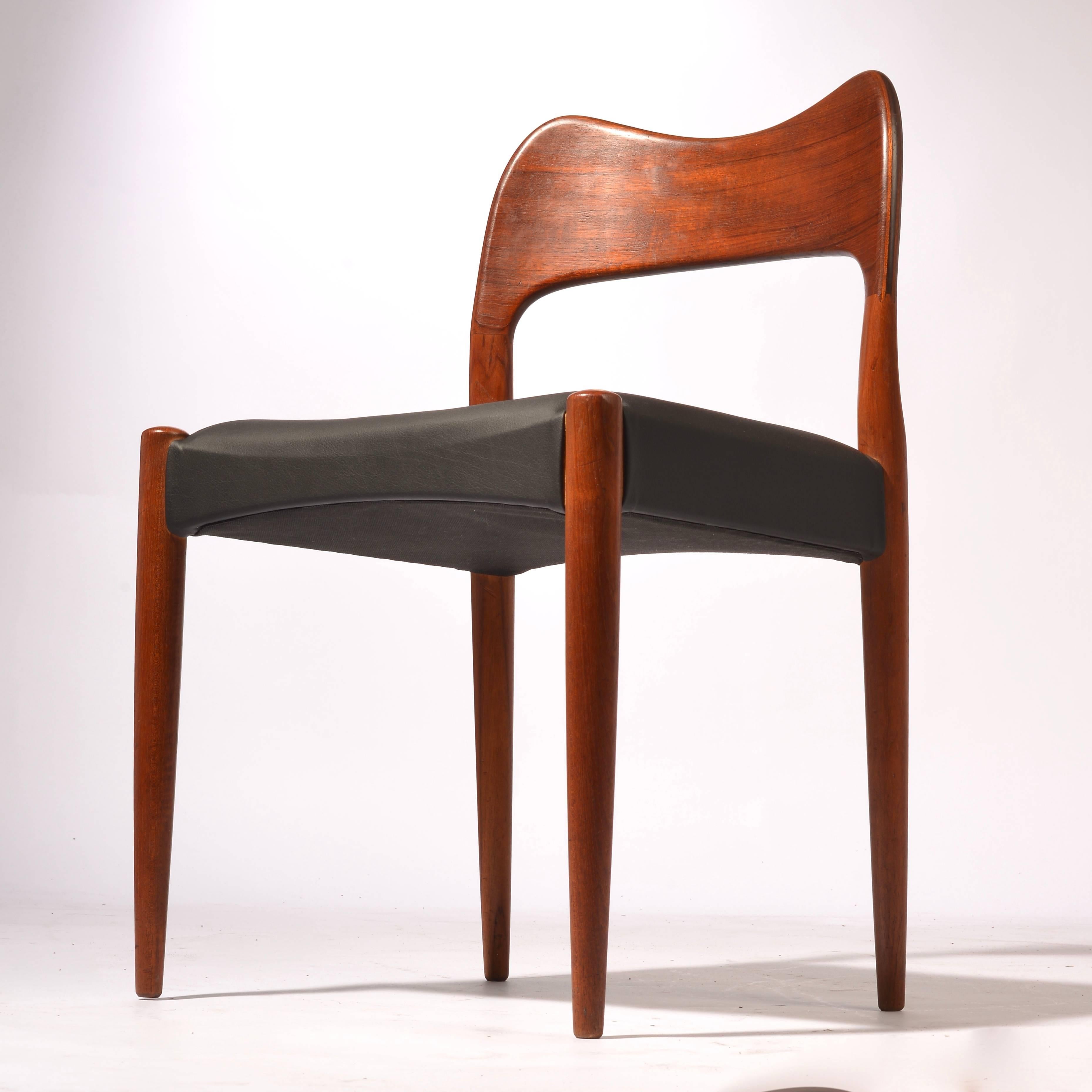 A set of six dining chairs designed by Arne Hovmand Olsen for Mogens Kold. Re-upholstered.
