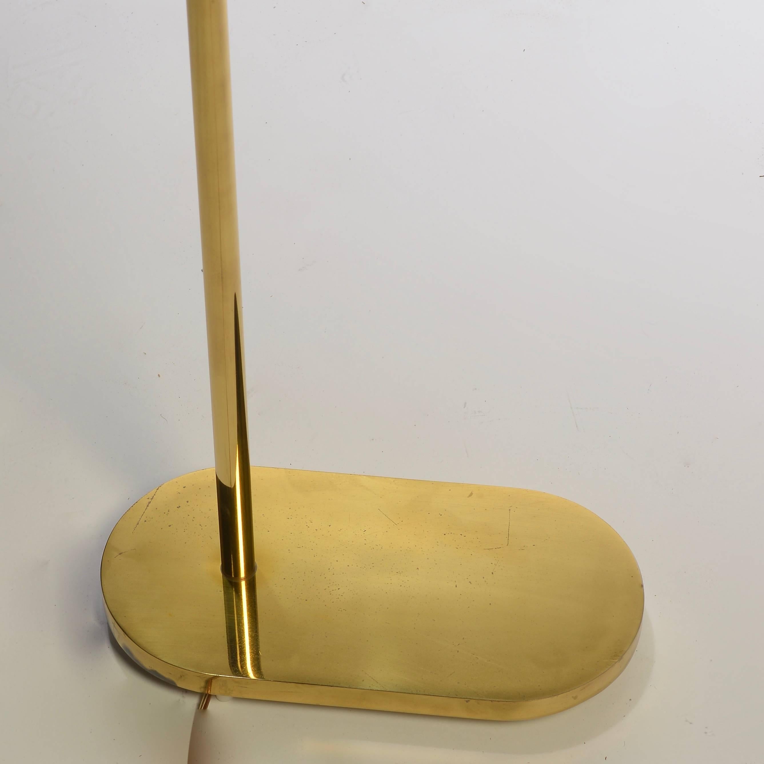 Late 20th Century Brass Swivel Floor Lamp by Casella For Sale