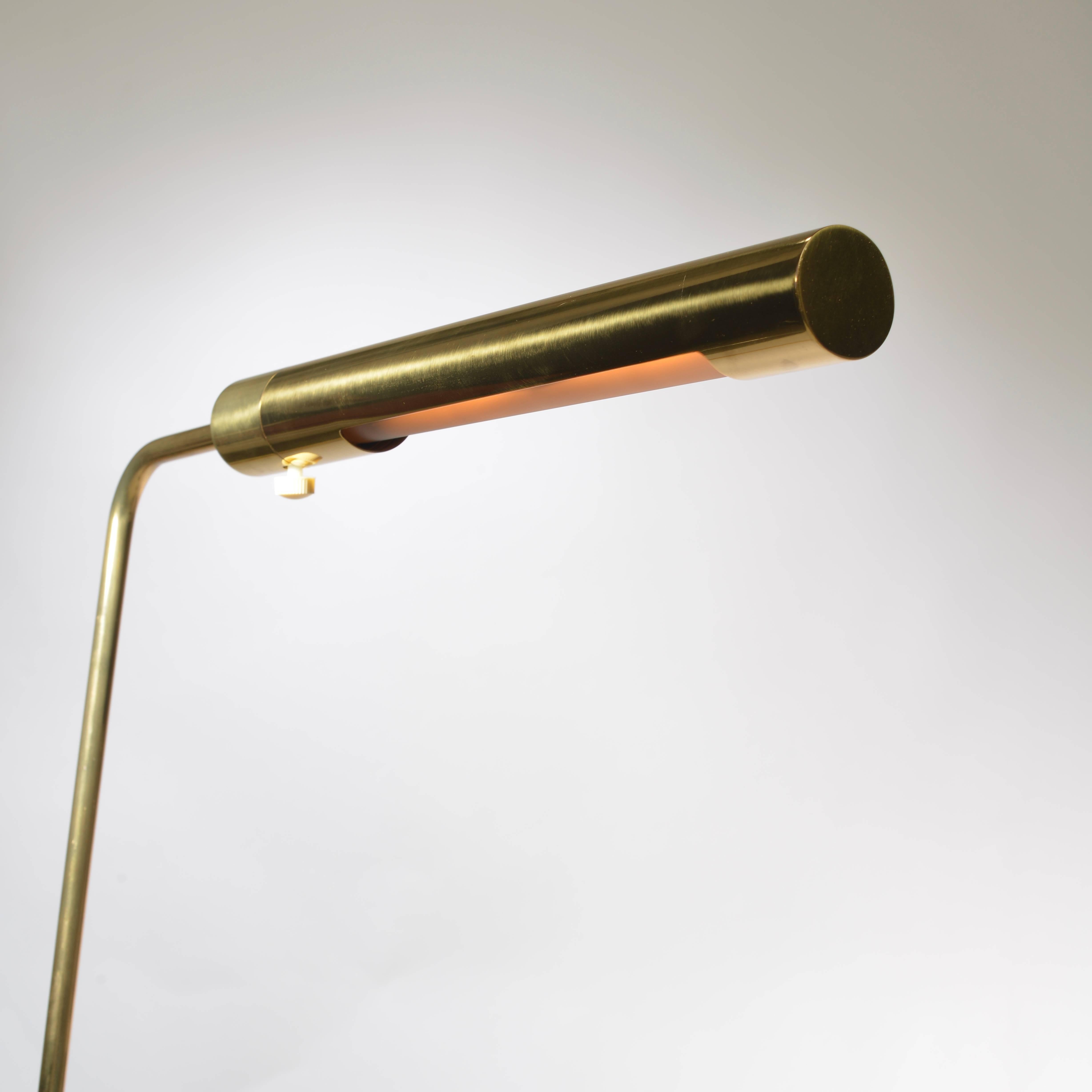 Brass Swivel Floor Lamp by Casella In Excellent Condition For Sale In Los Angeles, CA