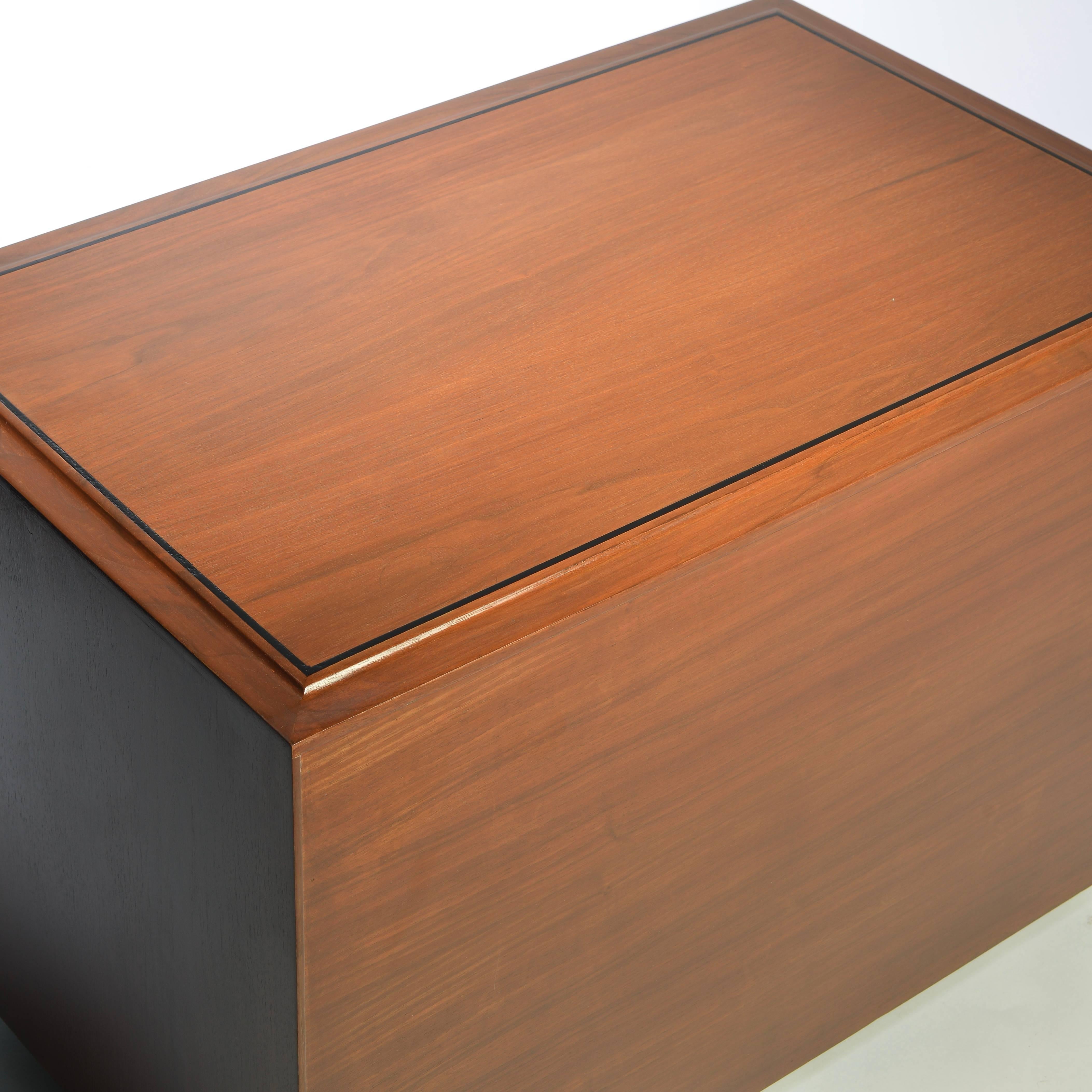 Walnut Three-Drawer Dresser by John Kapel for Glenn of California For Sale 1