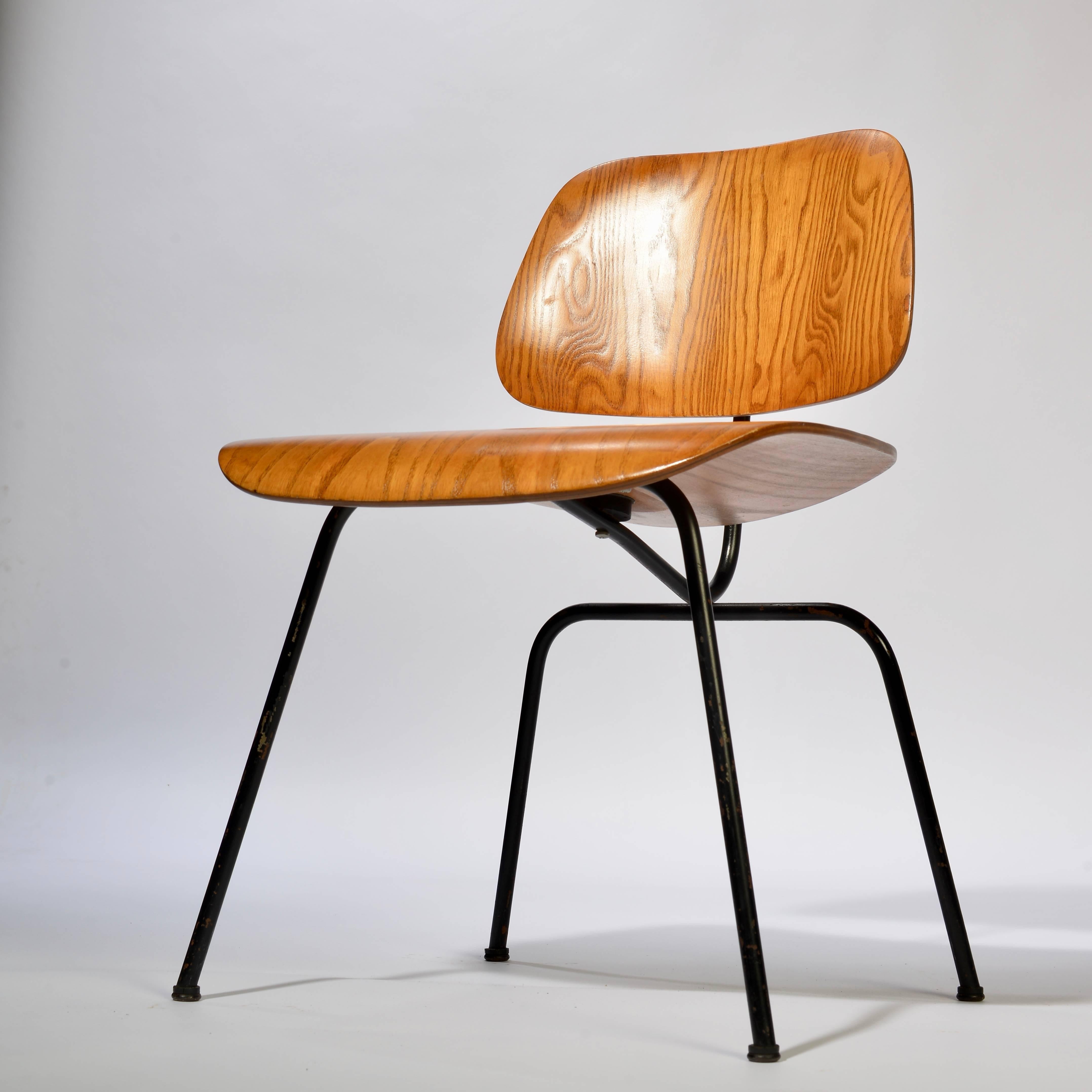 Früher Charles & Ray Eames für Herman Miller DCM-Stuhl aus Eiche, 1953 (amerikanisch) im Angebot