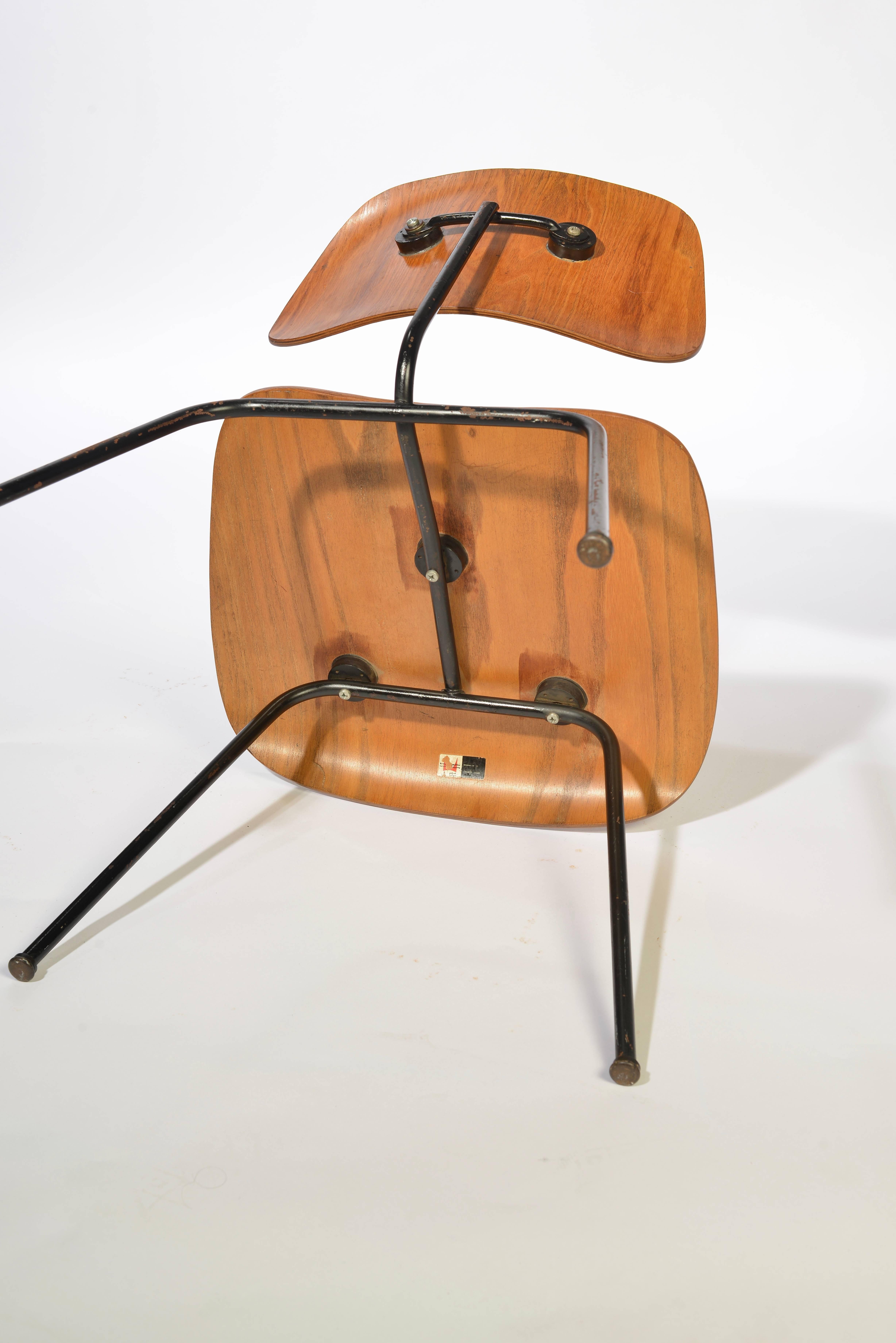 Mid-Century Modern Early Charles & Ray Eames for Herman Miller DCM Chair in Oak, 1953 For Sale