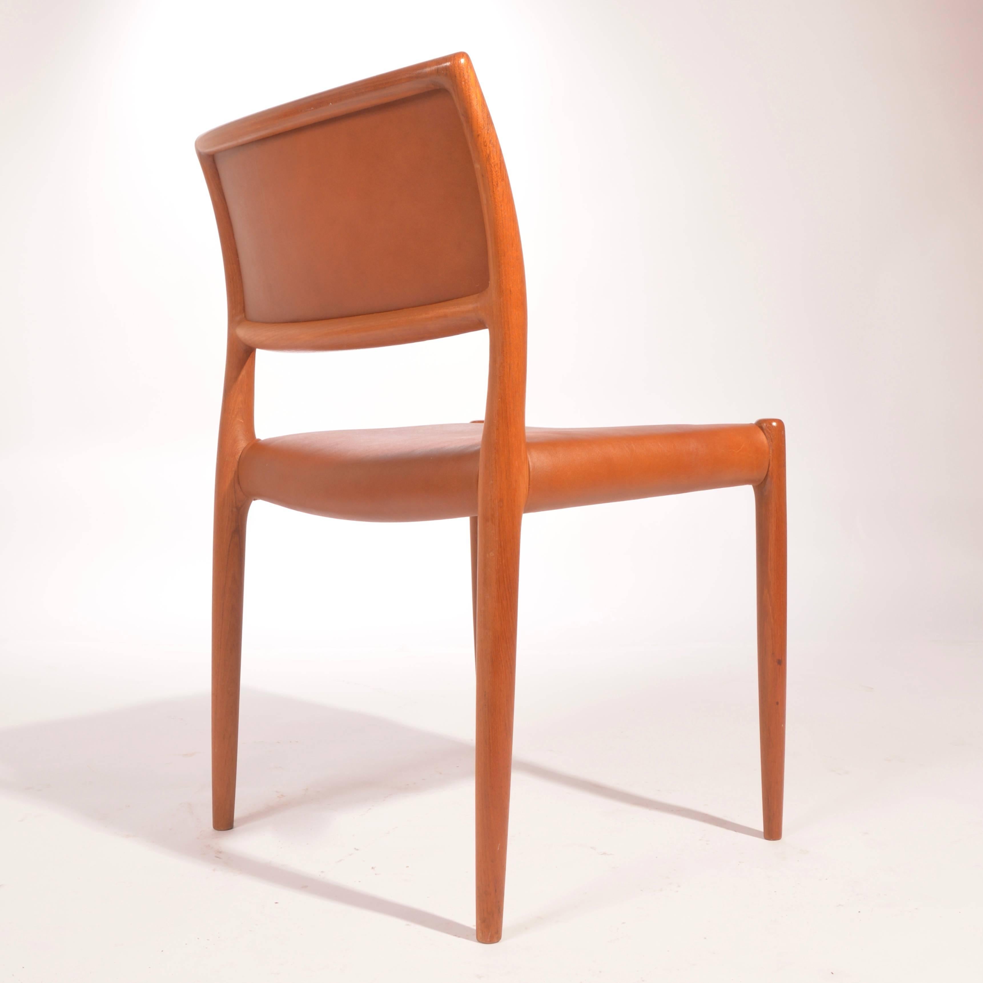 Set of 6 J.L. Møller Model 80 Dining Chairs by Niels Møller in Leather In Excellent Condition In Los Angeles, CA