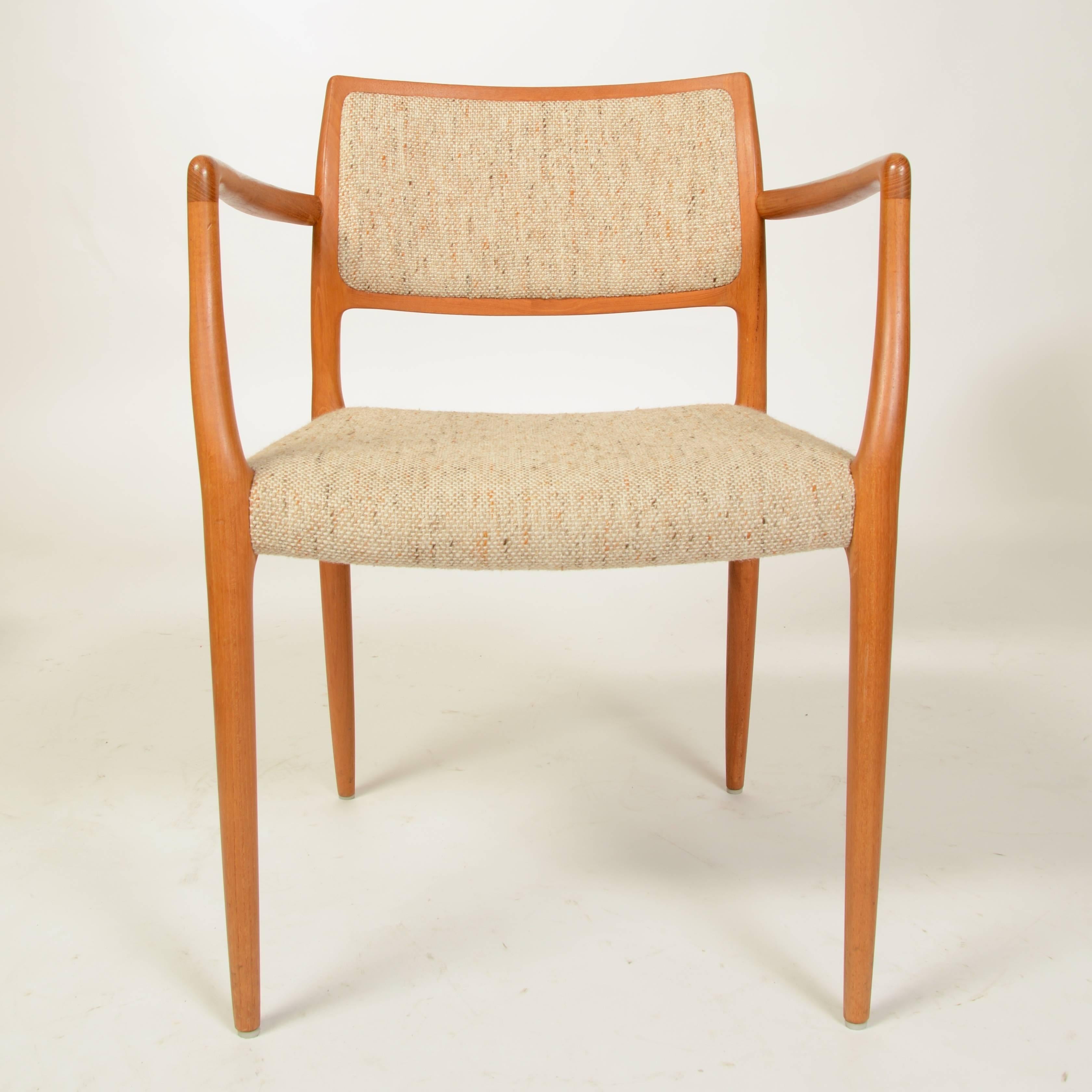 Set of Six J.L. Møller Model 80 Dining Chairs by Niels Otto Møller In Excellent Condition In Los Angeles, CA