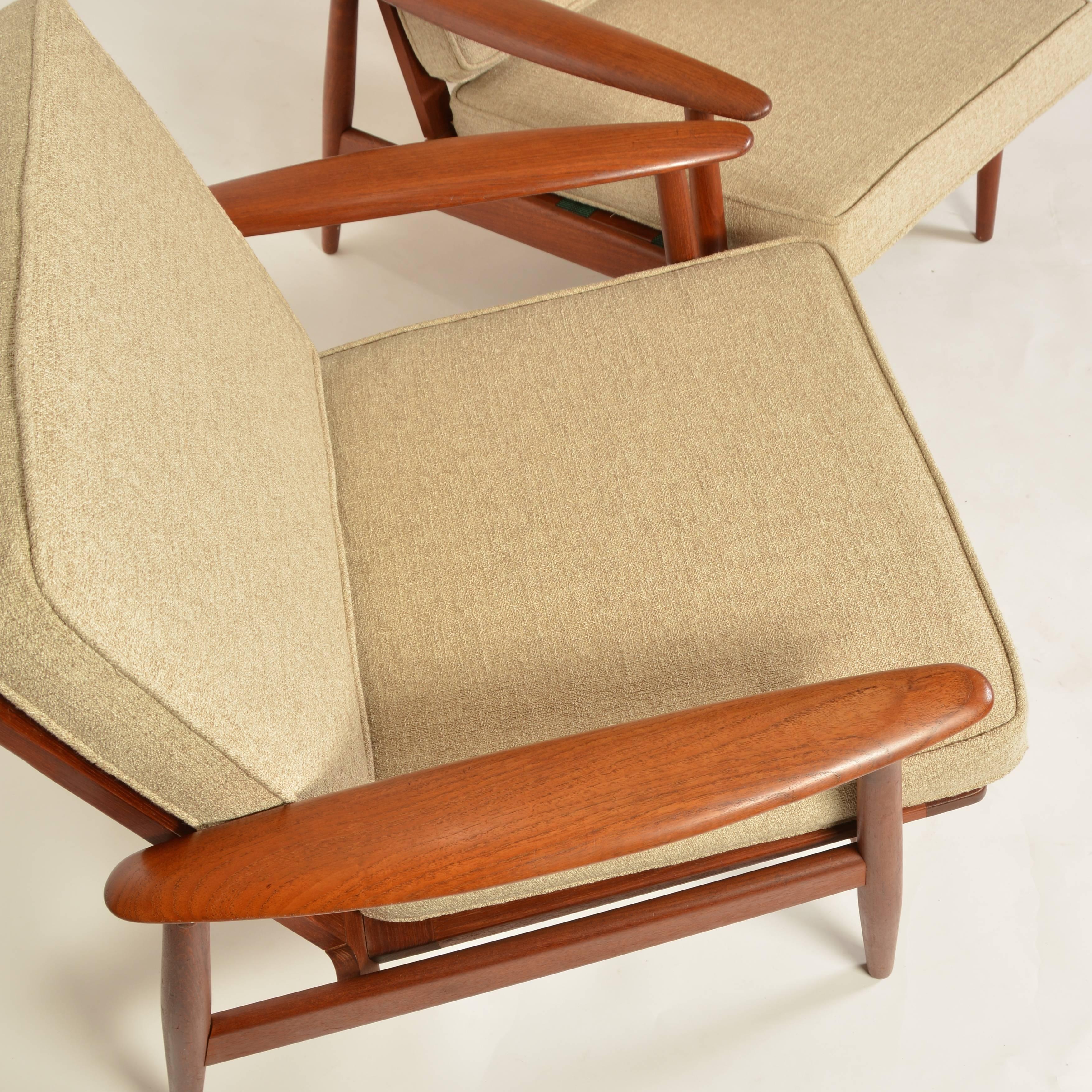 Scandinavian Modern Pair of Danish Modern Lounge Chairs Attributed to Grete Jalk for Moreddi