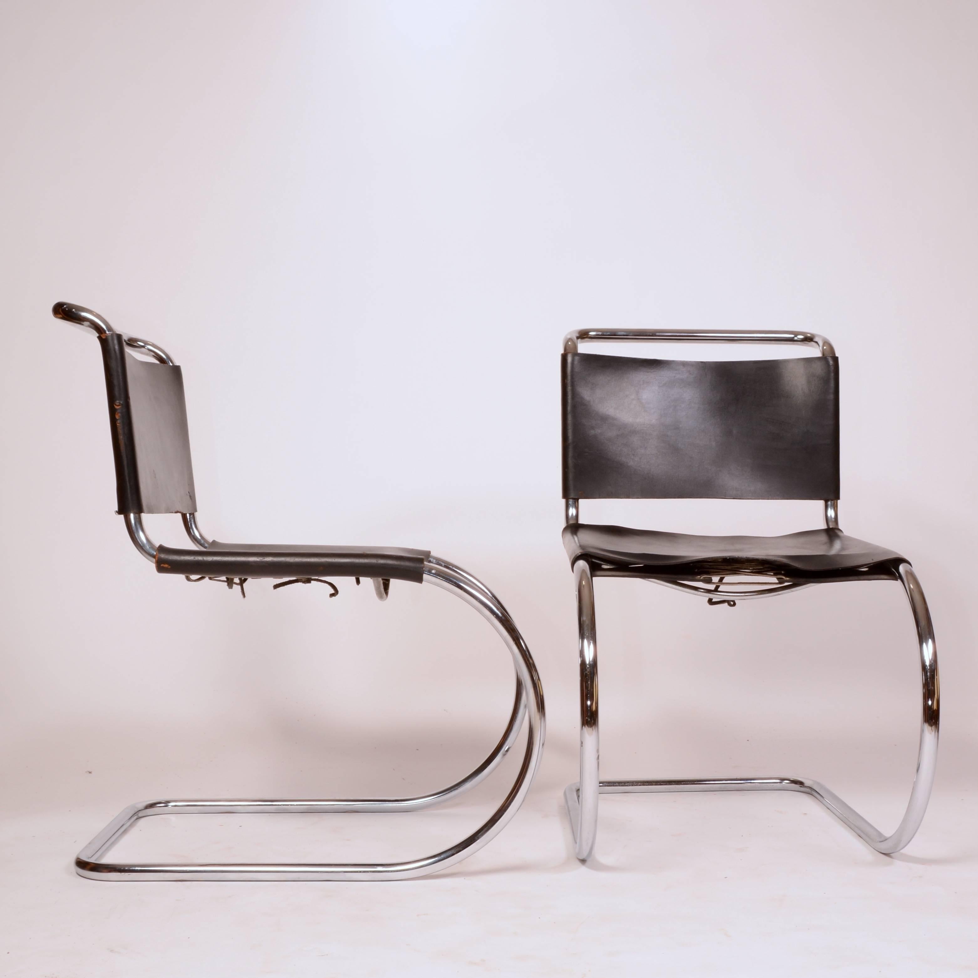 Two Black Leather Ludwig Mies van der Rohe MR Chairs In Good Condition In Los Angeles, CA