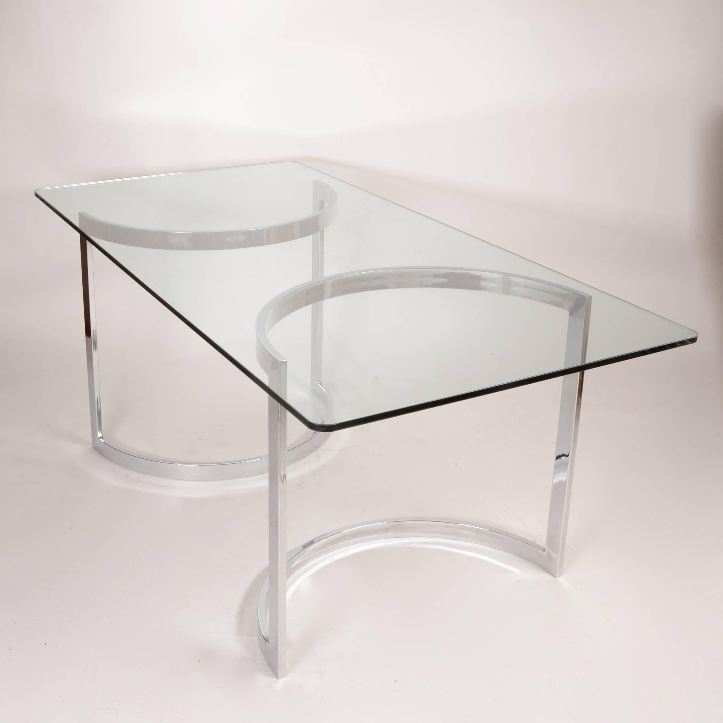 Milo Baughman Style Chrome and Glass Dining Table  In Excellent Condition In Los Angeles, CA