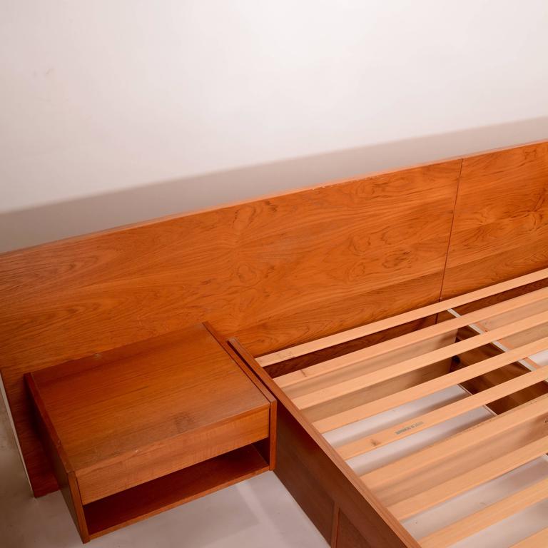 Danish Modern Queen Size Platform Bed in Teak at 1stdibs
