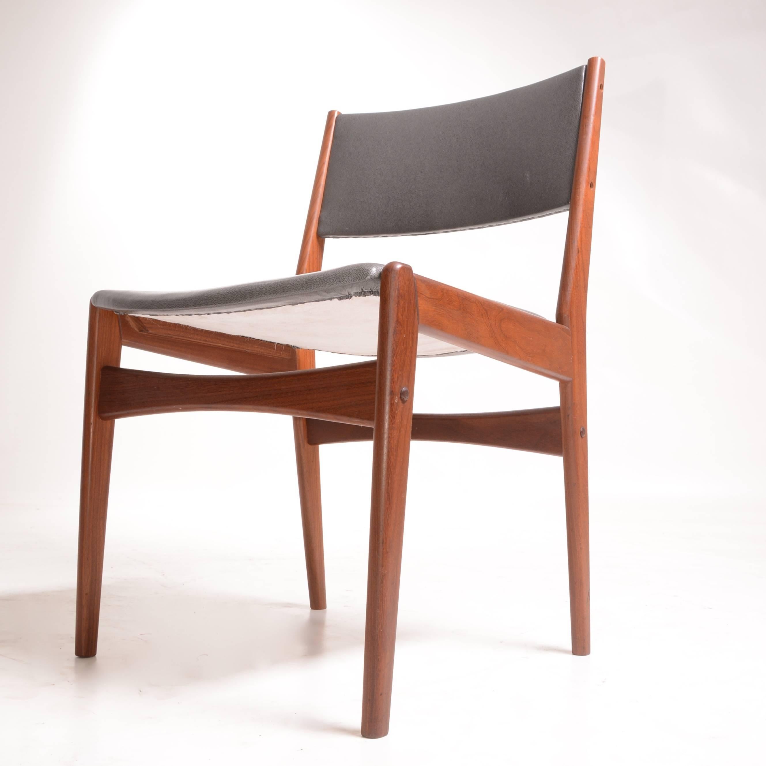 Set of 6 Frem Rojle Dining Chairs with New Upholstery In Excellent Condition In Los Angeles, CA