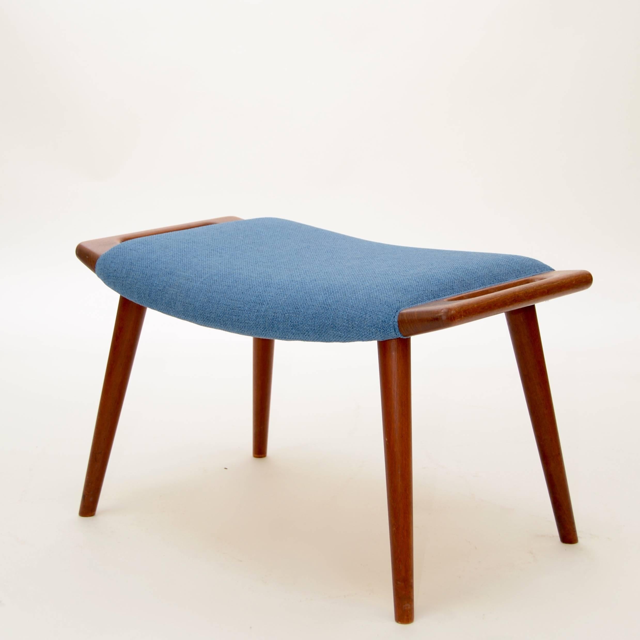 bear foot stool