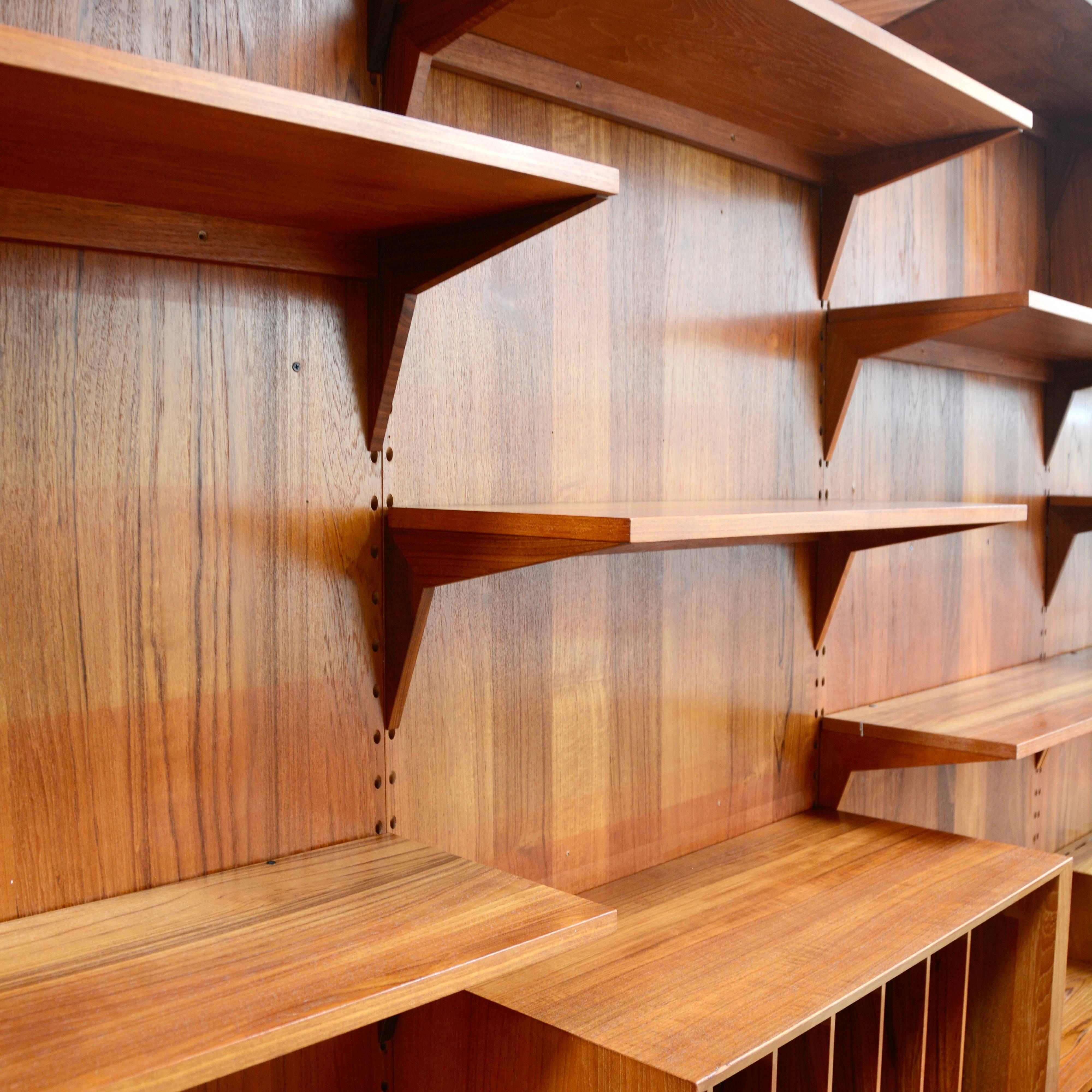Teak Cado System Wall Unit by Poul Cadovius In Excellent Condition For Sale In Los Angeles, CA