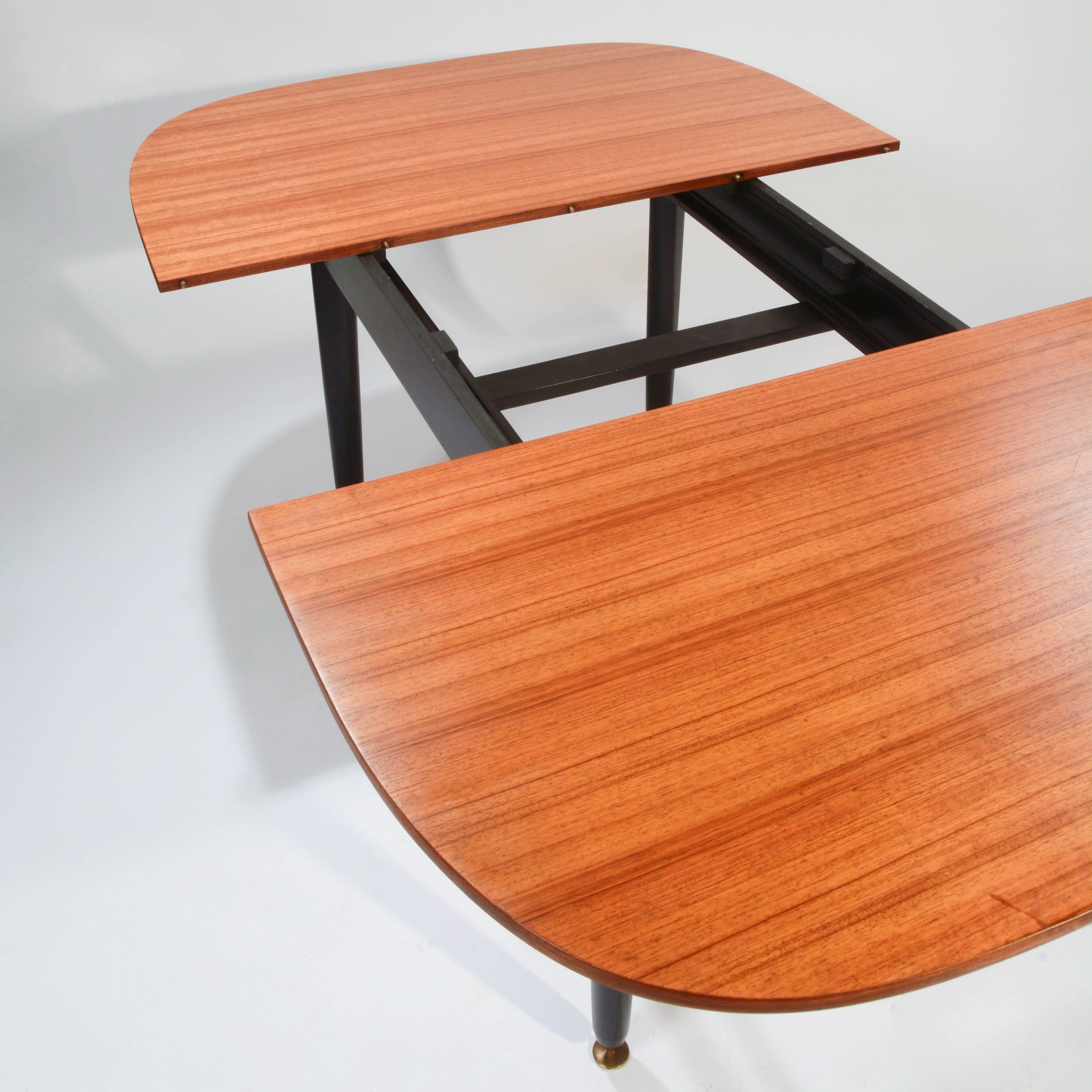 Mid-Century Modern Table de salle à manger G-Plan par E Gomme en acajou et noir en vente