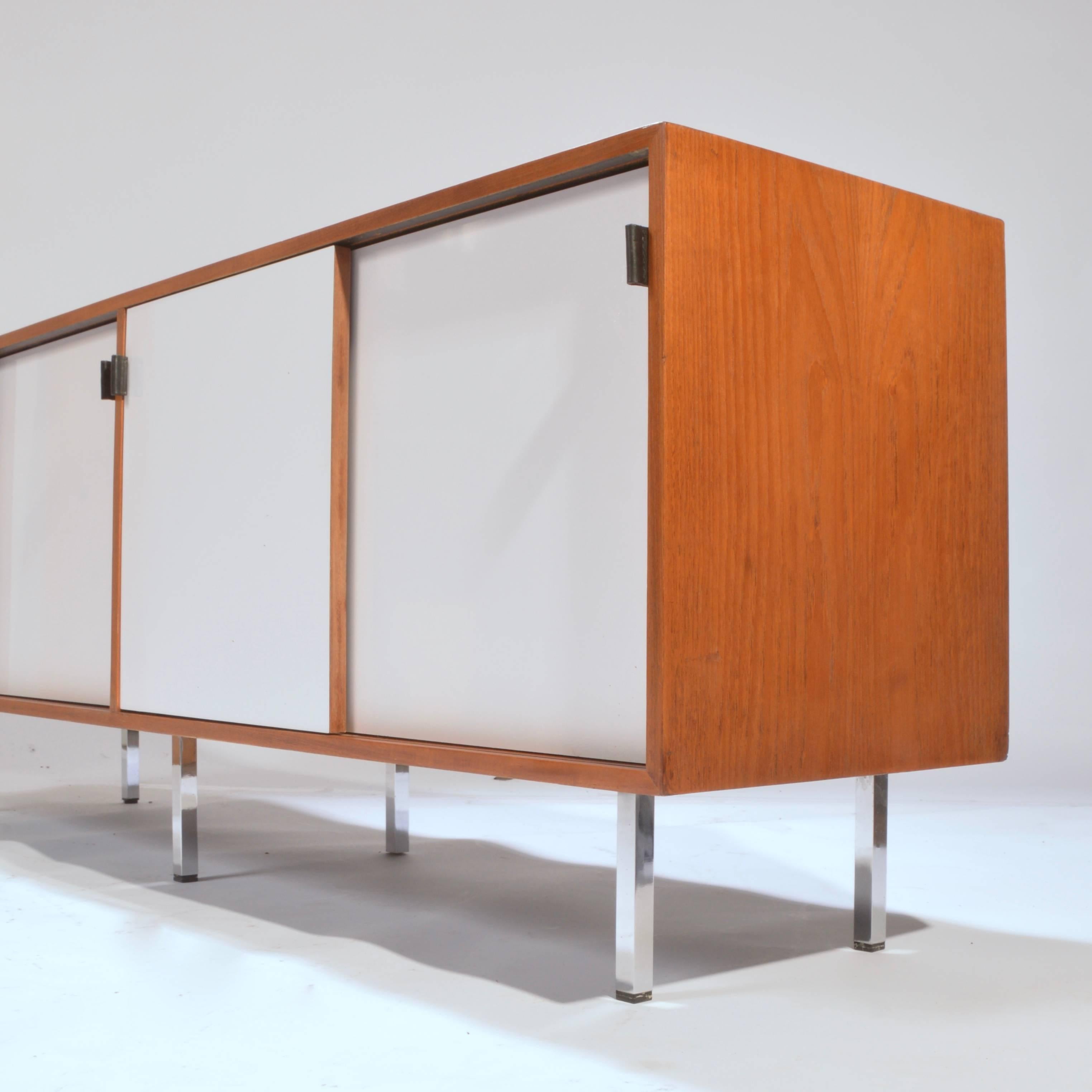 Leather Early and Rare Florence Knoll Credenza in Teak and White Formica