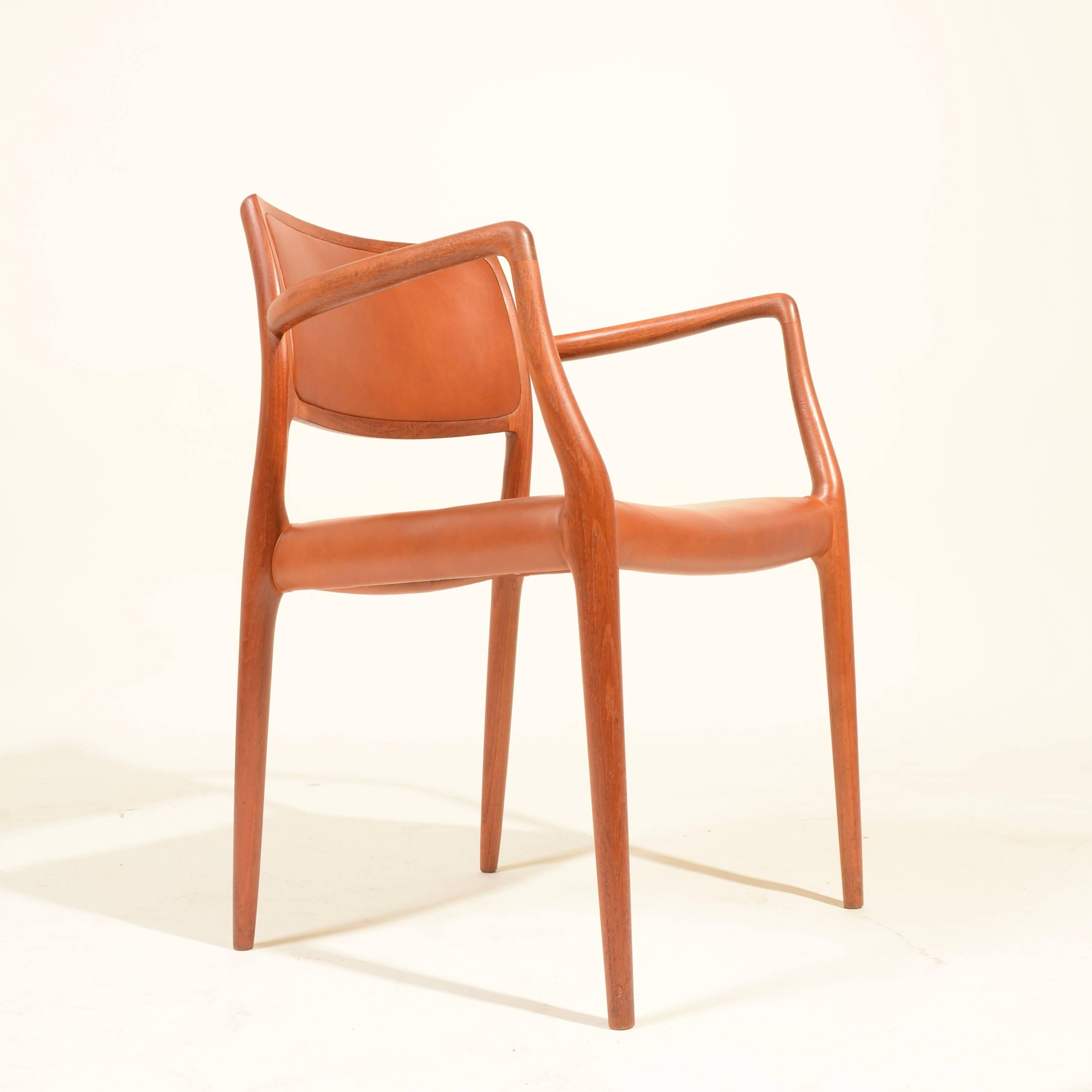 Set of Eight J.L. Møller Model 80 Dining Chairs by Niels Møller in Leather In Excellent Condition In Los Angeles, CA