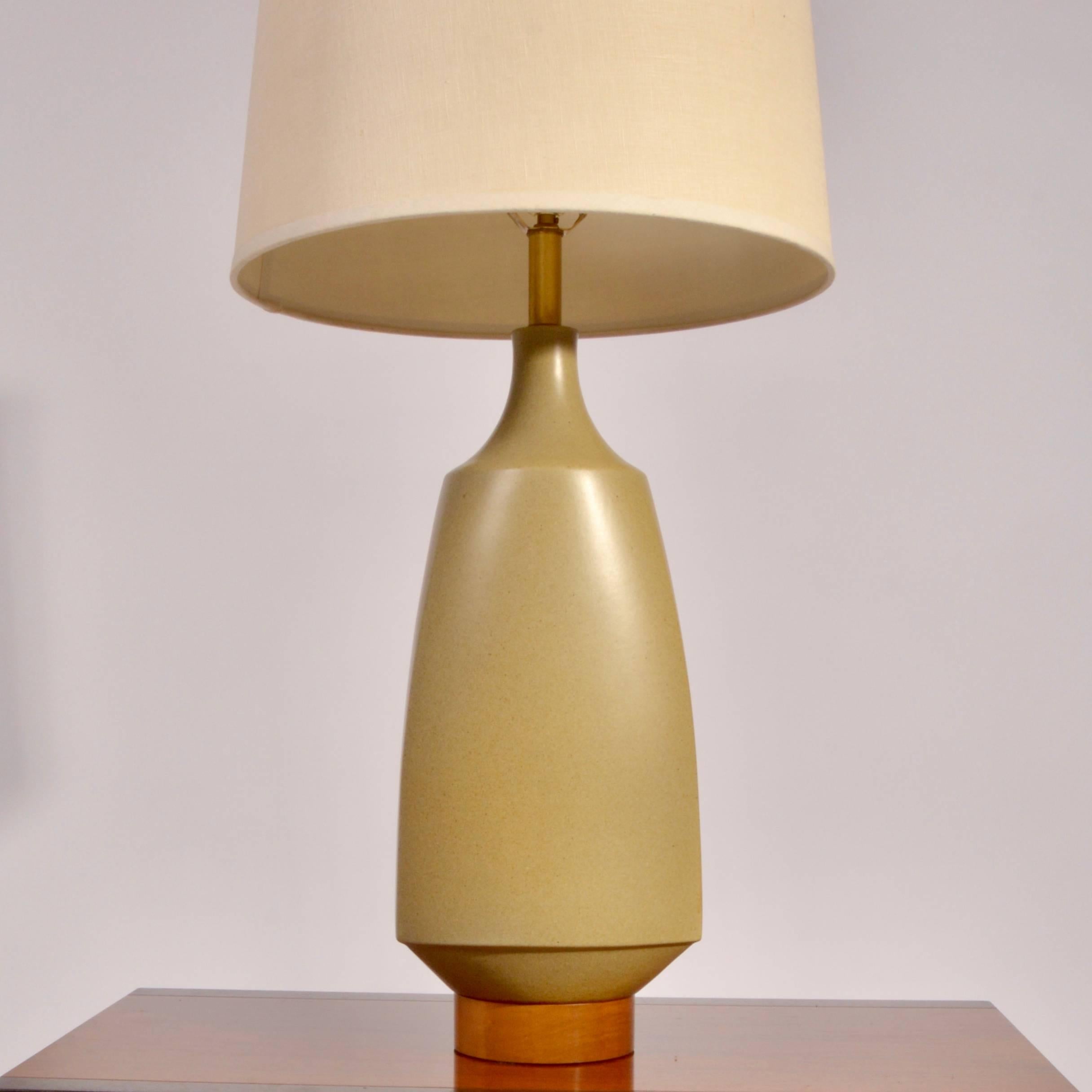 David Cressey Keramik-Tischlampe (amerikanisch) im Angebot