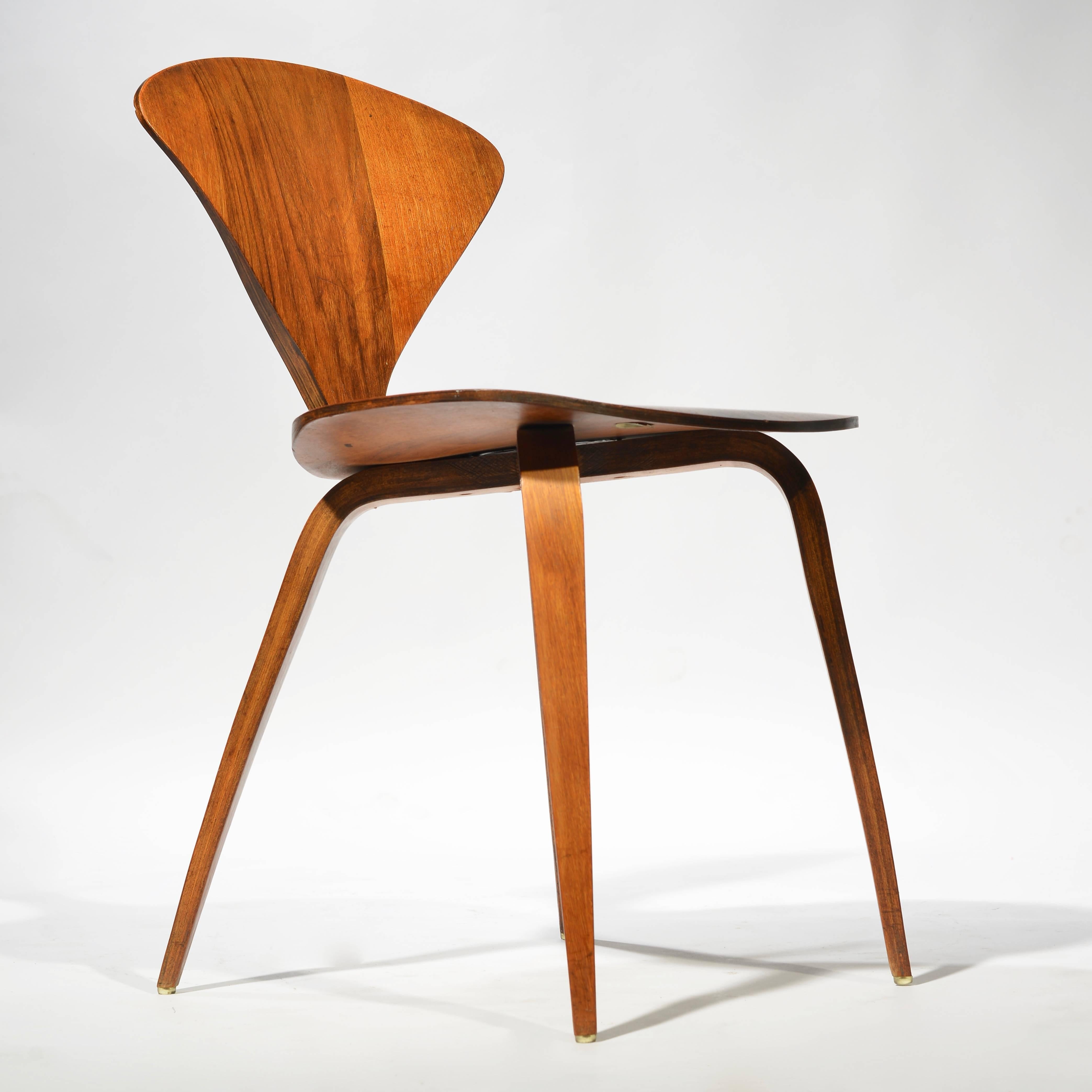 Mid-20th Century Set of Four Early Norman Cherner Dining Chairs in Walnut for Plycraft 