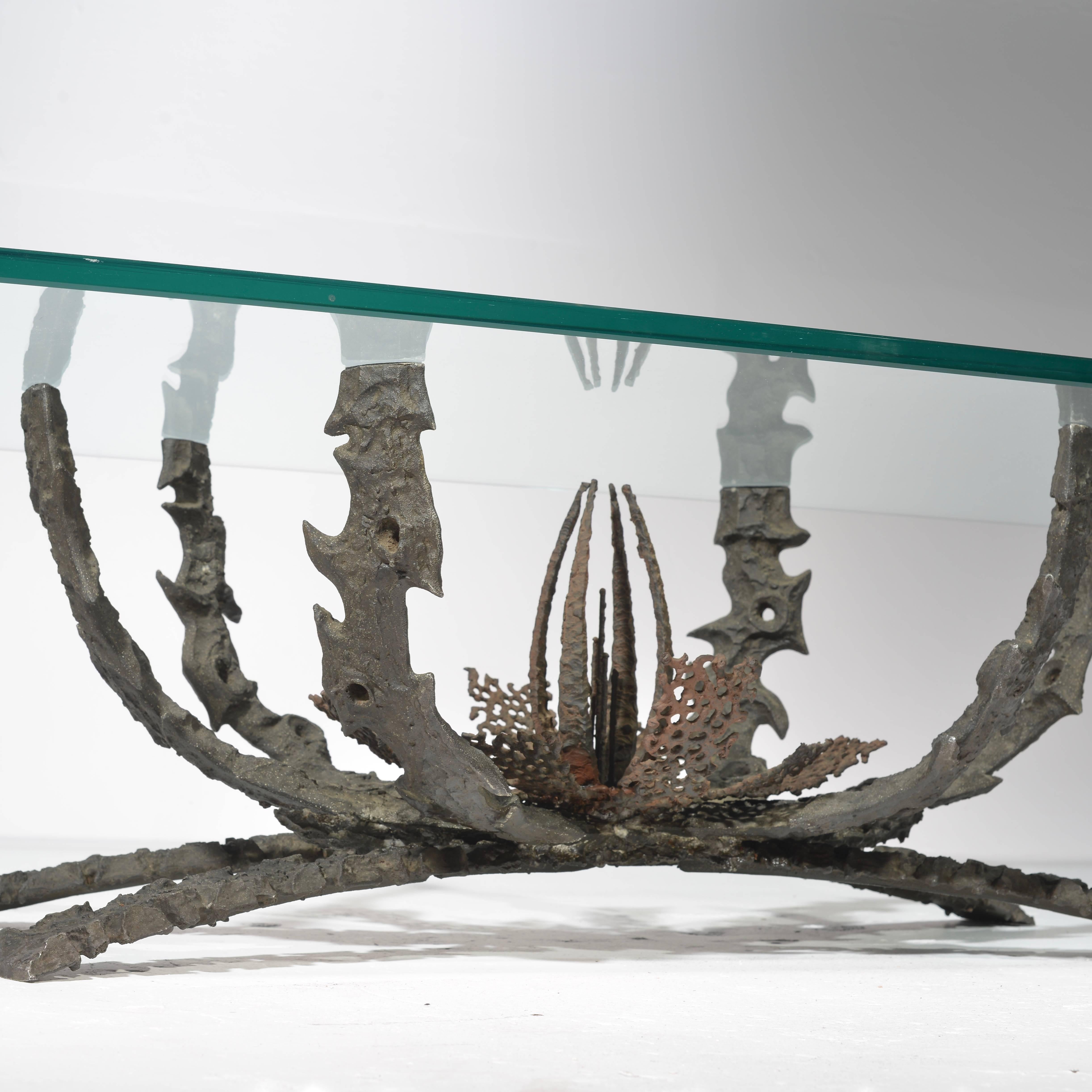 Fin du 20e siècle Table basse brutaliste Daniel Gluck en bronze et fer en vente