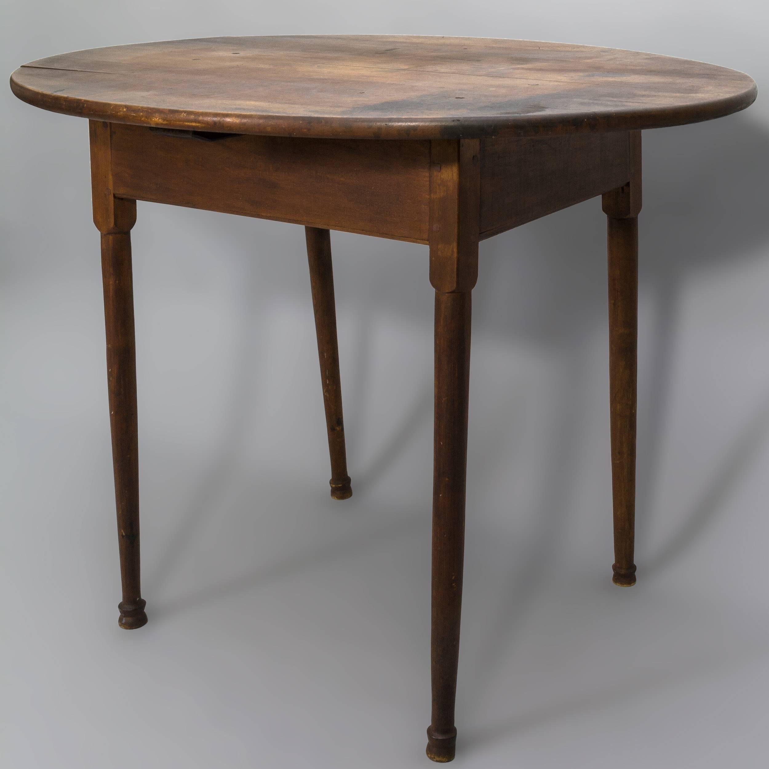 Queen Anne Oval Tea Table In Good Condition In Nantucket, MA