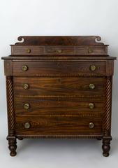 Classical Grain Paint-Decorated Chest of Drawers