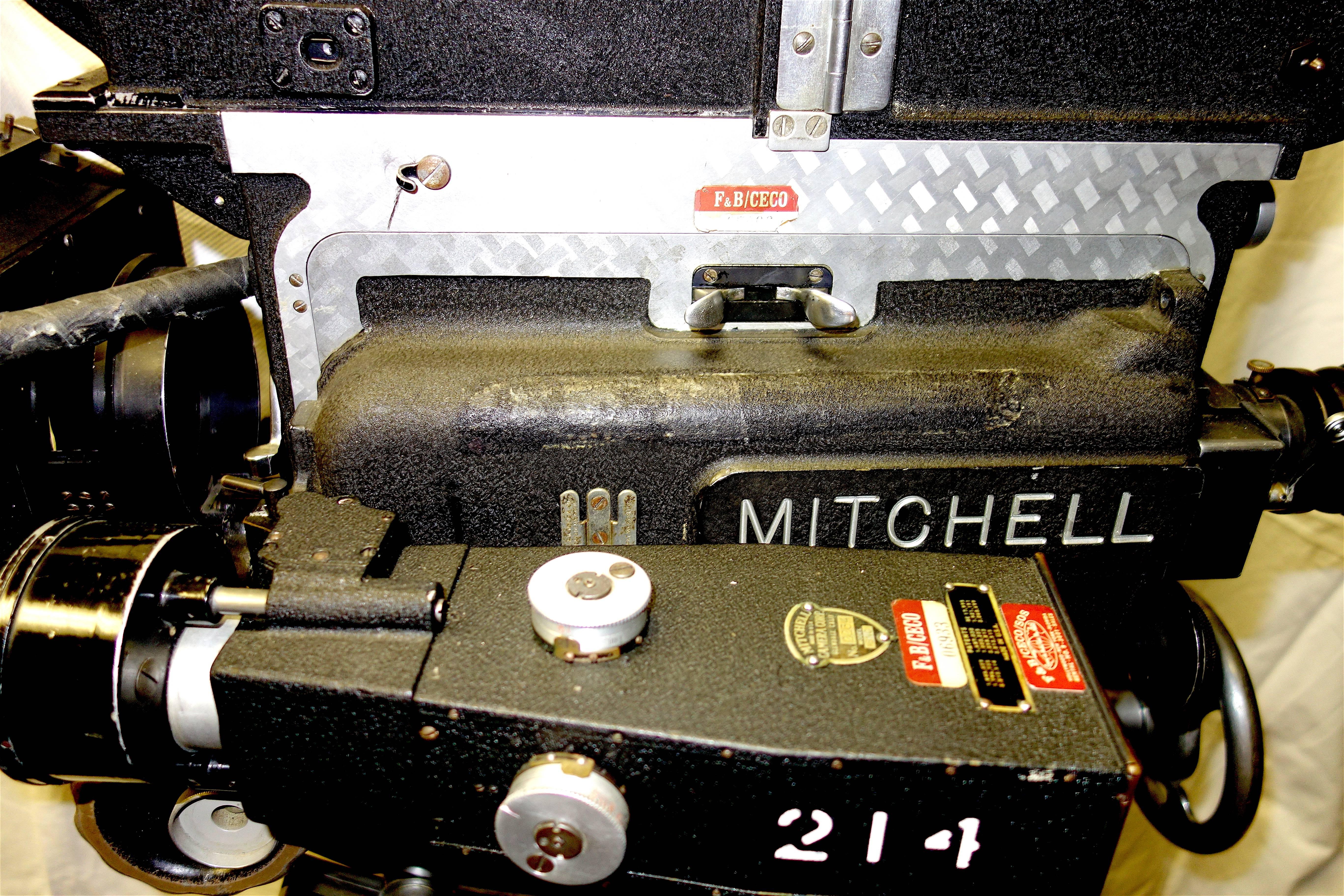 Rare Mitchell 35mm Antique Hollywood Feature Cinema Camera Package as Sculpture For Sale 1