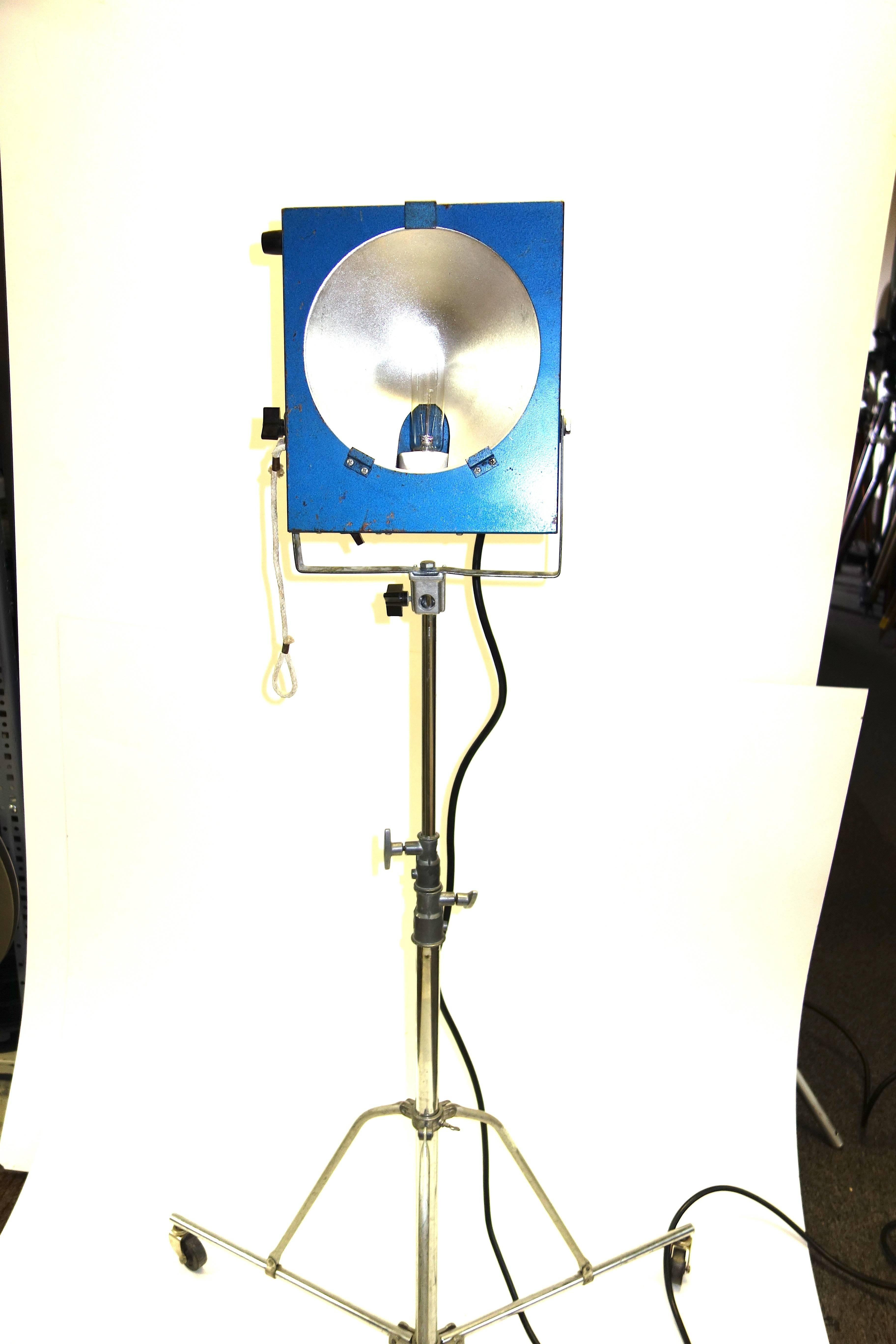 Industrial Movie Studio Mini Pan Floor Lamp with Stand, Mid-20th Working Orig. ON SALE. For Sale