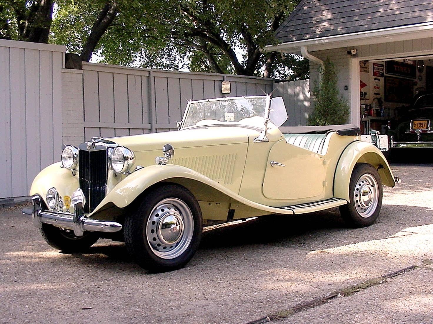 1953 MG-TD2 Fully Restored to Perfection British Sports Car. AS NEW. Iconic Year In Excellent Condition For Sale In Dallas, TX