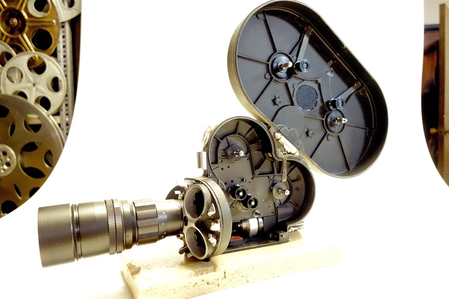 Arriflex Motion Picture Camera, Display Artifact on Base, circa Mid20th Century For Sale at 1stdibs
