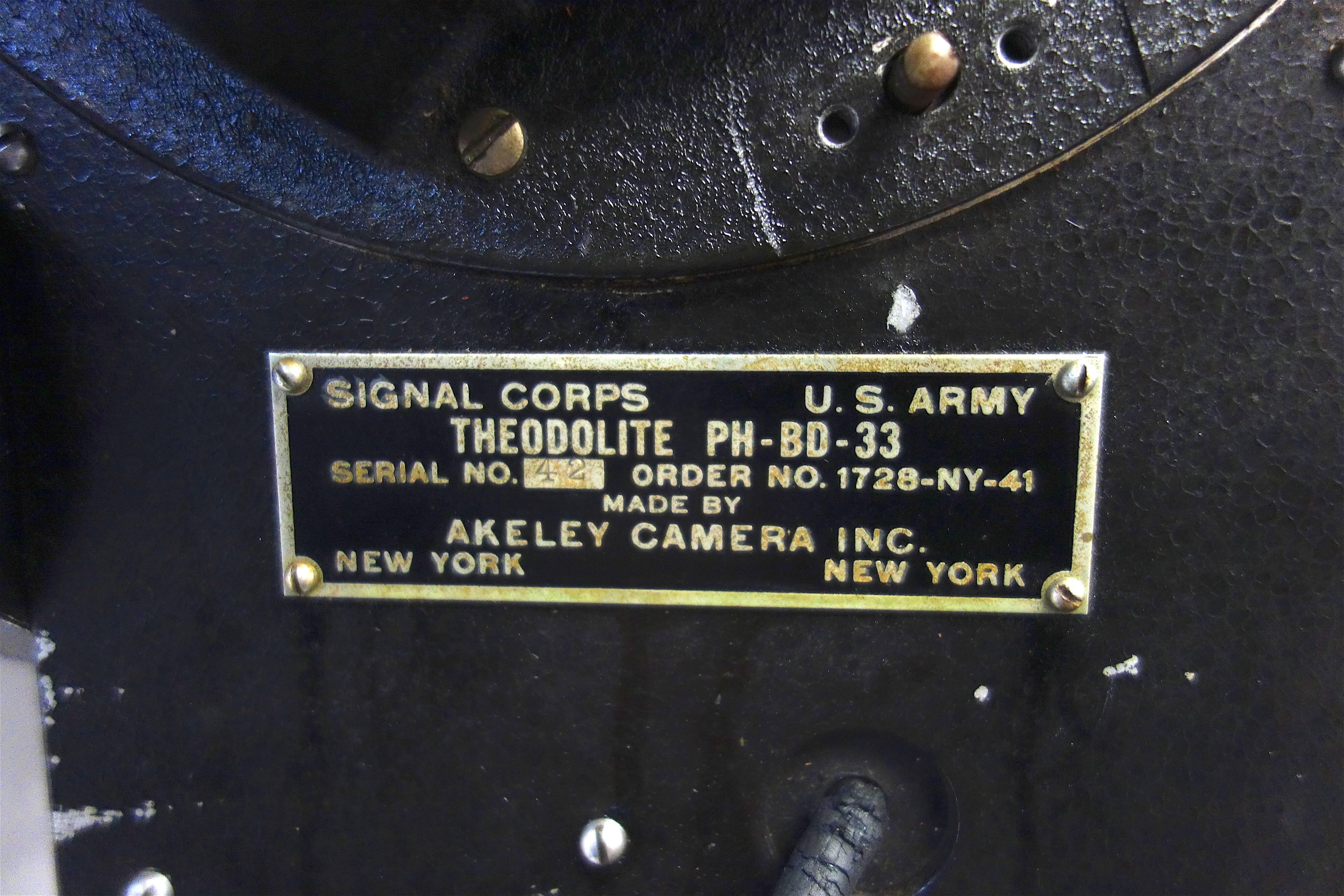 Industrial Akeley US Army 35mm Cinema Tracking Camera, Sculpture, circa Mid-20th Century For Sale