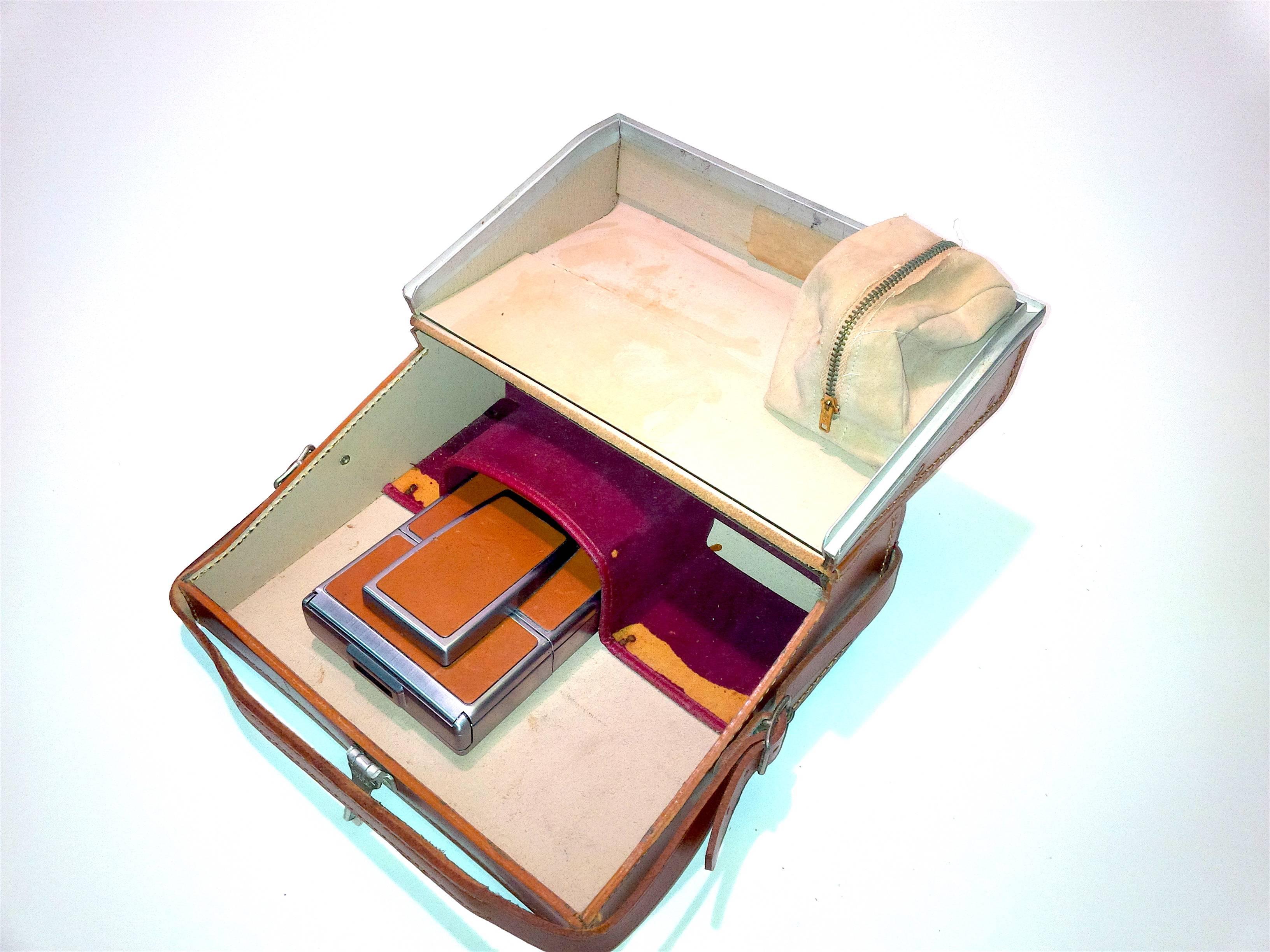 Iconic Polaroid SX-70 Leather Bound. Early Cult Camera / Leather Case In Excellent Condition In Dallas, TX