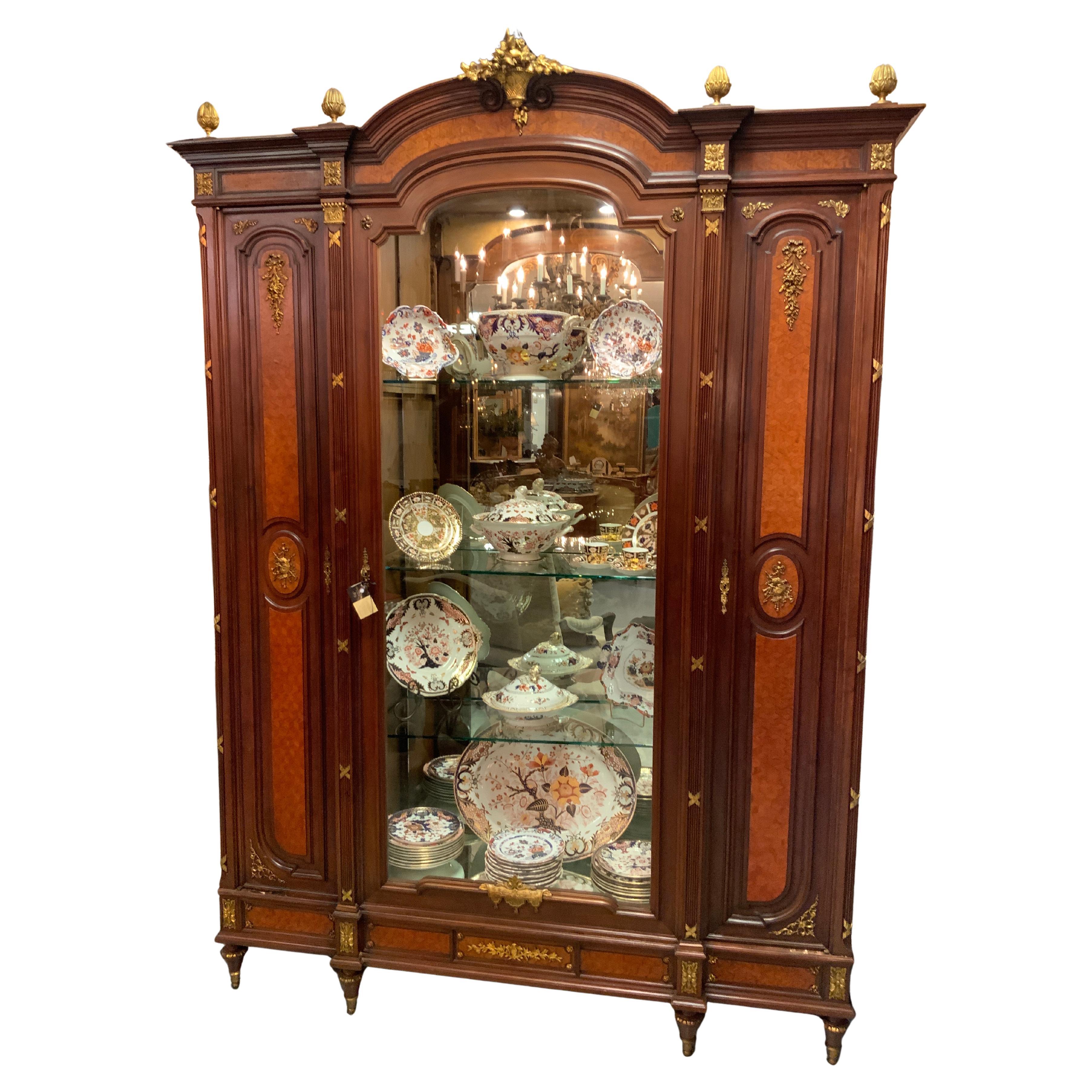 Francese eccezionale  Mobile del XIX secolo, intarsio a 3 ante, ripiani in vetro per esposizione