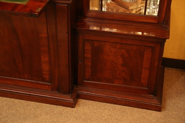 Antique English Mahogany Breakfront Bookcase and secretary; 19th Century In Excellent Condition In Houston, TX