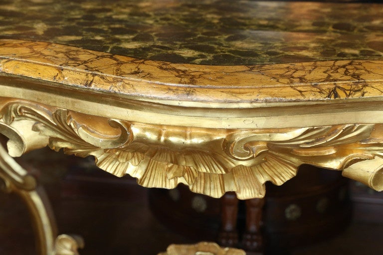 Italian 18th Century Giltwood and Faux Marble Console In Excellent Condition For Sale In Houston, TX