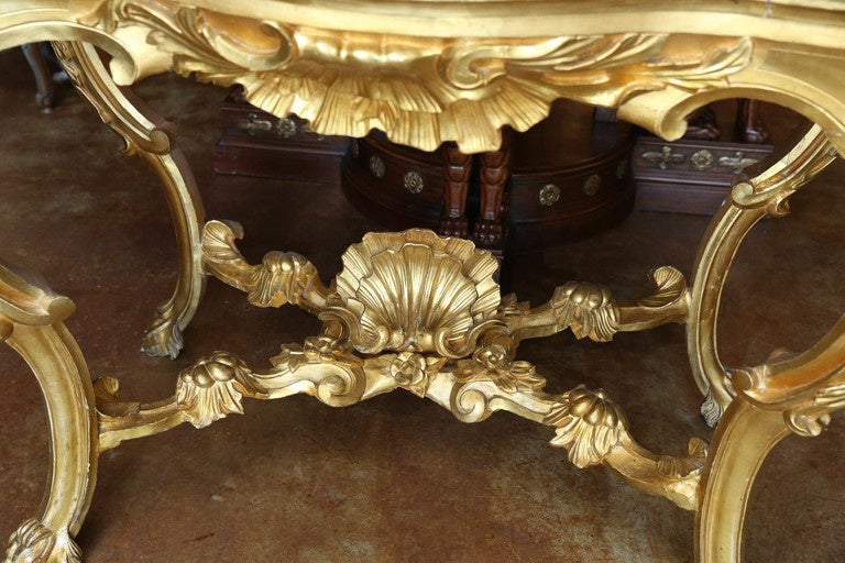 Italienische Konsole aus vergoldetem Holz und Kunstmarmor aus dem 18. Jahrhundert im Angebot 4