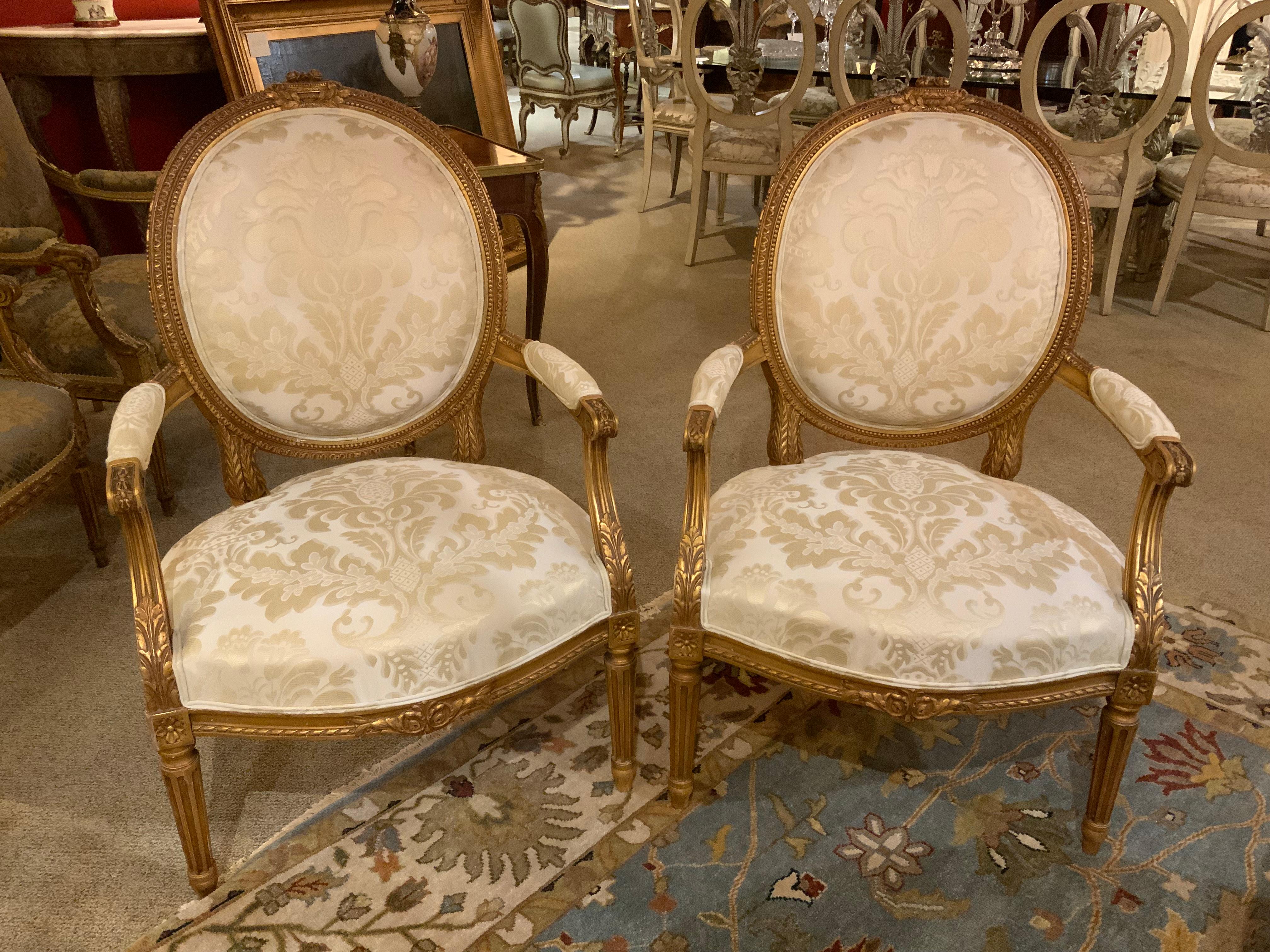 Coppia di poltrone in stile Luigi XVI in legno dorato, XIX secolo in vendita 4