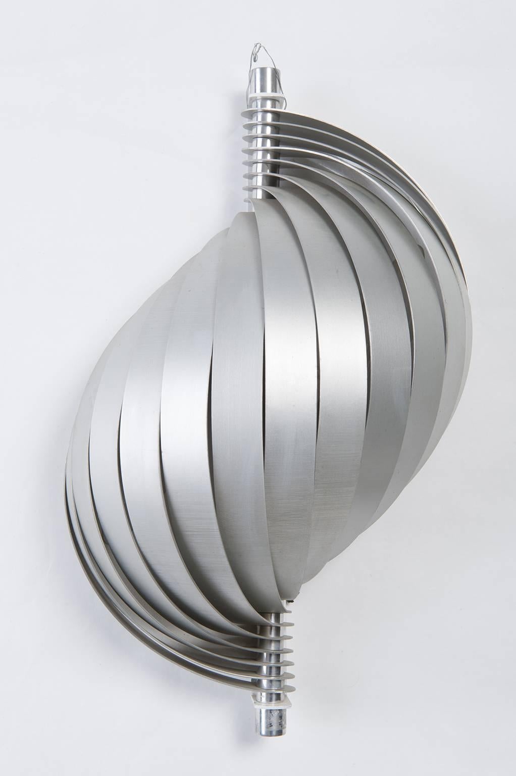  Aluminium modern design  wall lamps called APT from the famous Luberon collection by Mathieu.
220 Volt - nr. 2 light bulbs of 40 watt - bulb socket E 14 -
For USA it is necessary to change the bulbs with 110 W - 12 V.


ref. O/6163 -