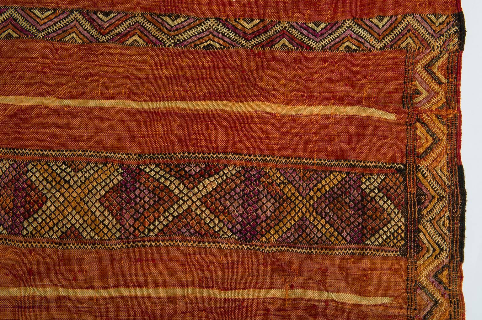 Old Tuareg rare Silk  Mat In Excellent Condition In Alessandria, Piemonte