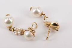 Boucles d'oreilles modernes avec perles de Maiorca et perles de rivière, or