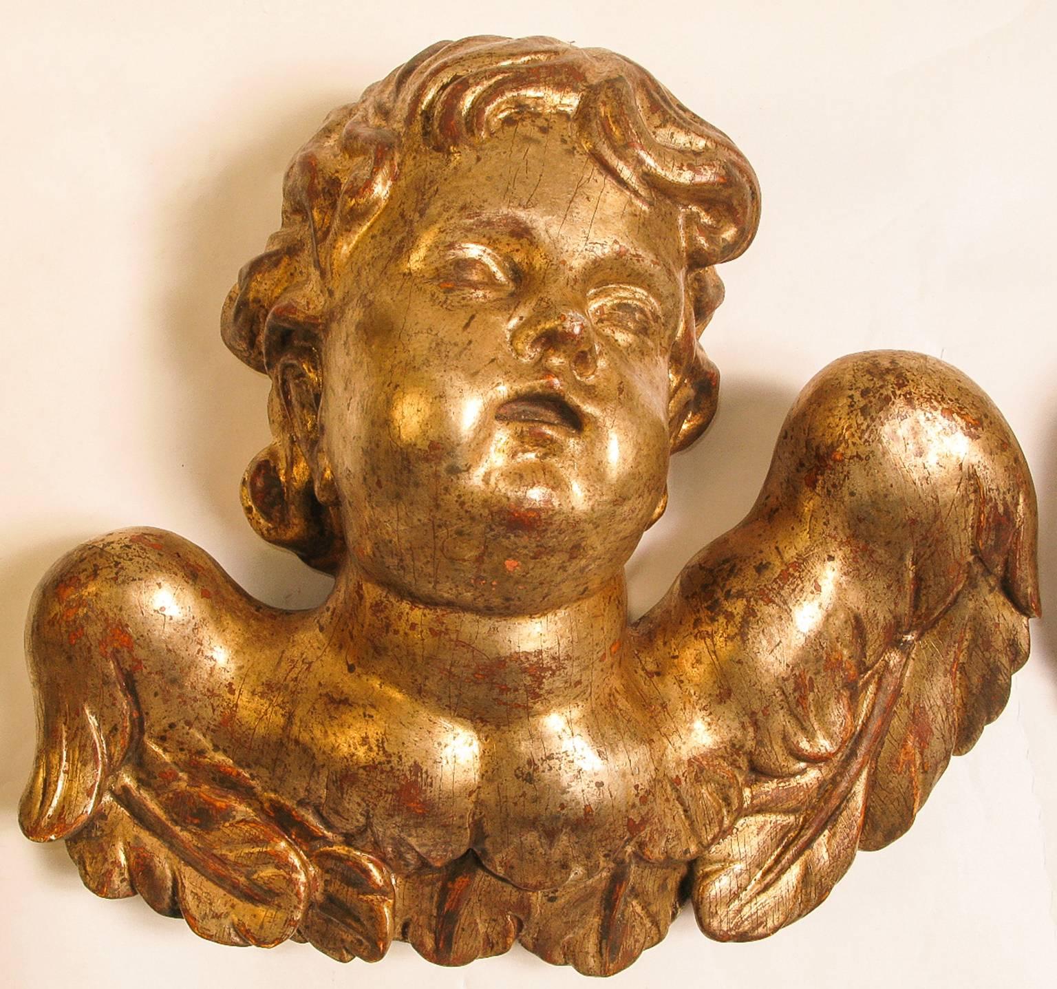 Vergoldete, geschnitzte Holz-Engel-Skulpturen aus Venise (Barock) im Angebot