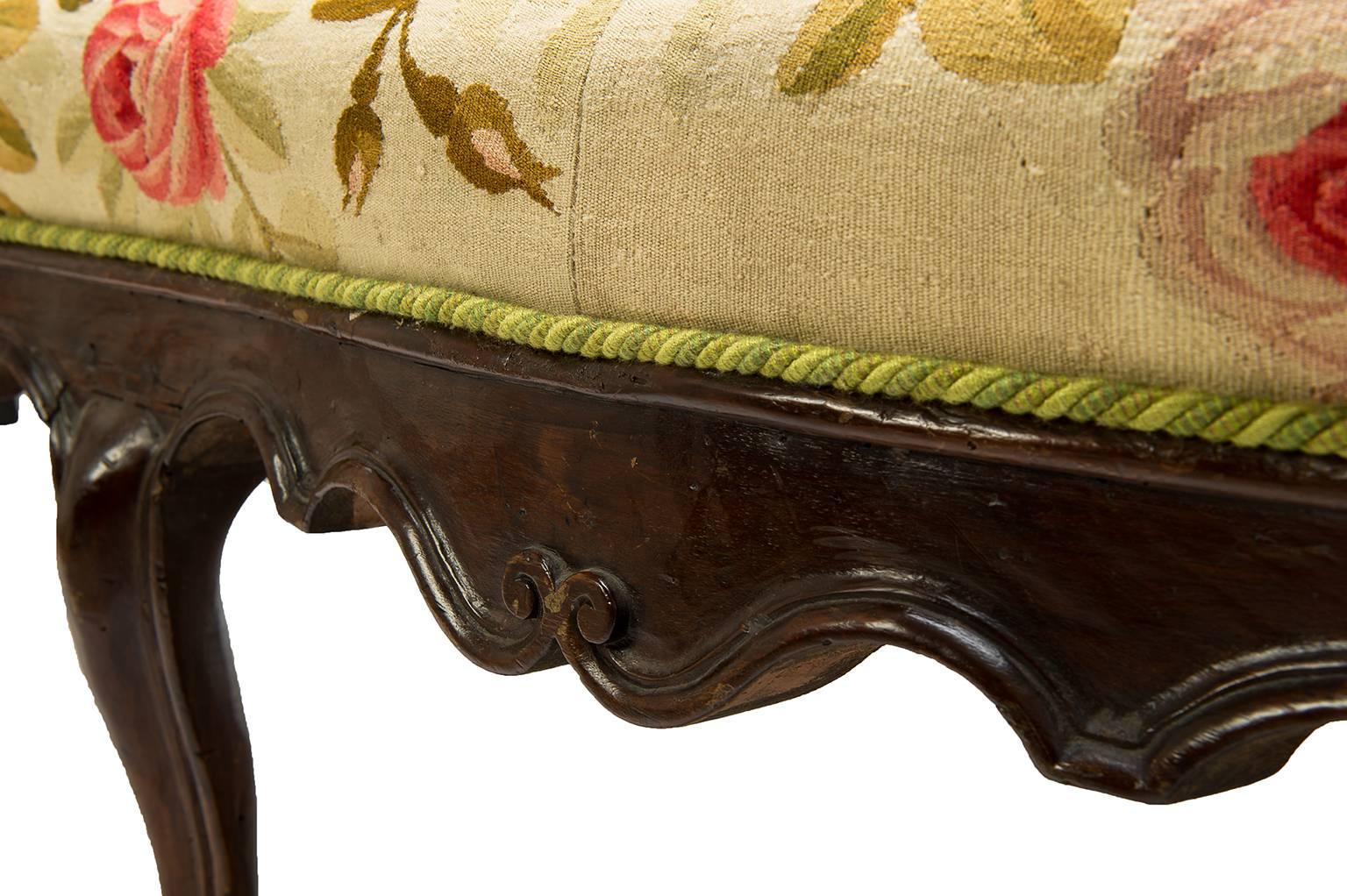 Antike  Sofa Louis XV, bezogen mit authentischem, perfektem Aubusson-Wandteppich (Italienisch) im Angebot