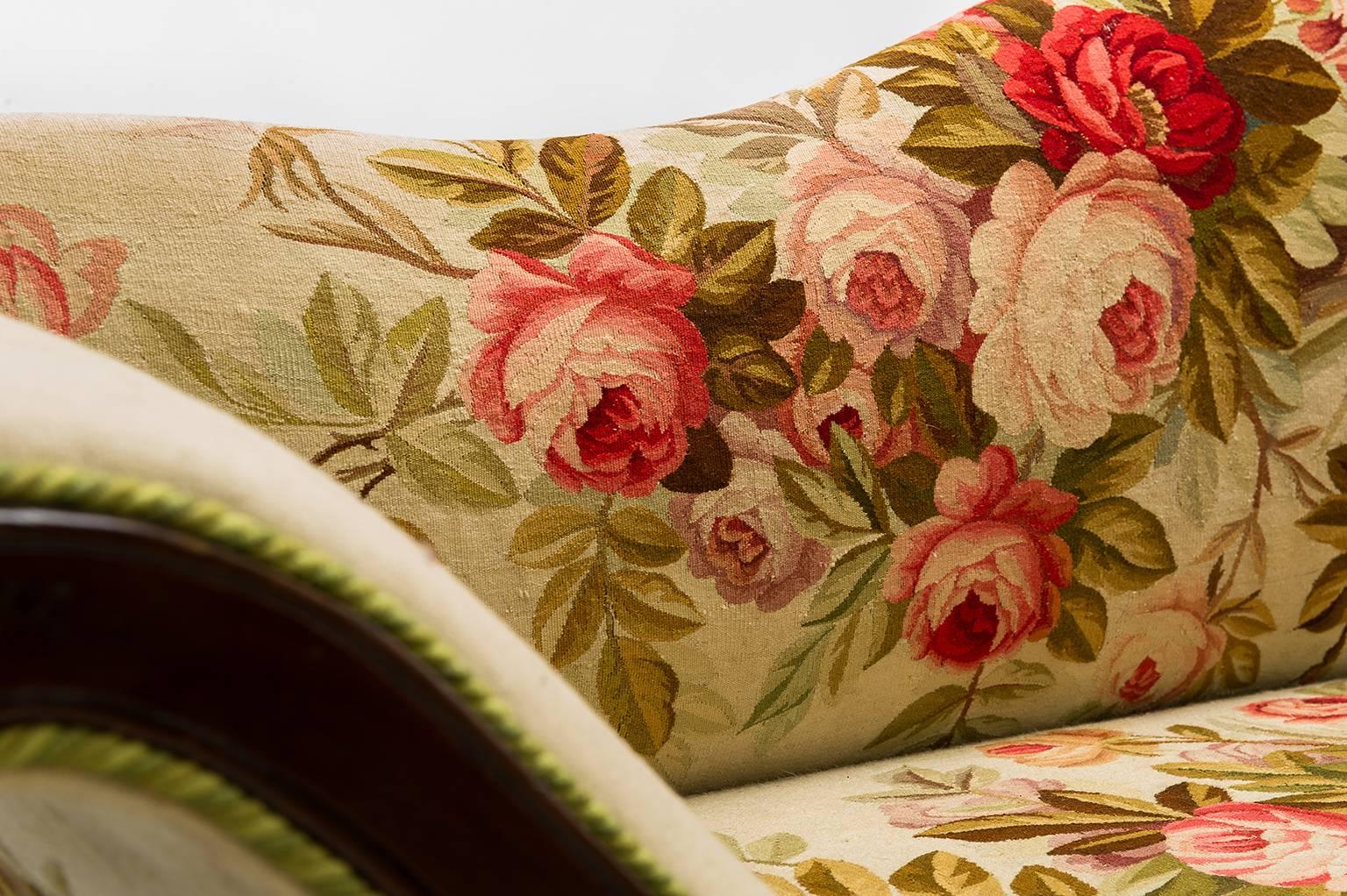 Antike  Sofa Louis XV, bezogen mit authentischem, perfektem Aubusson-Wandteppich (Handgeschnitzt) im Angebot