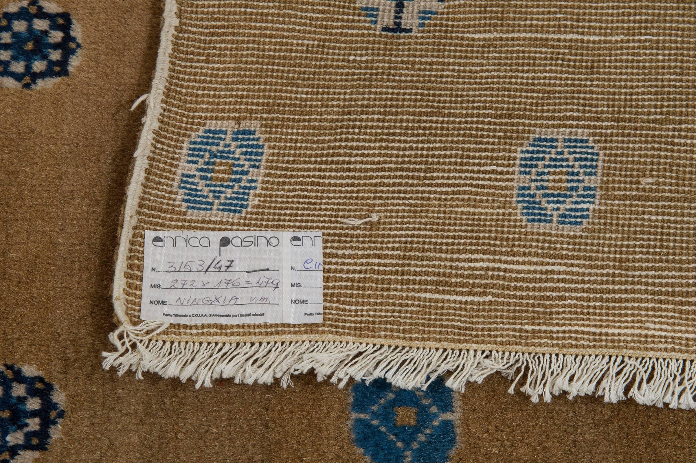 Autre Taste minimaliste pour un vieux camel rare  Tapis de Ningxia en vente