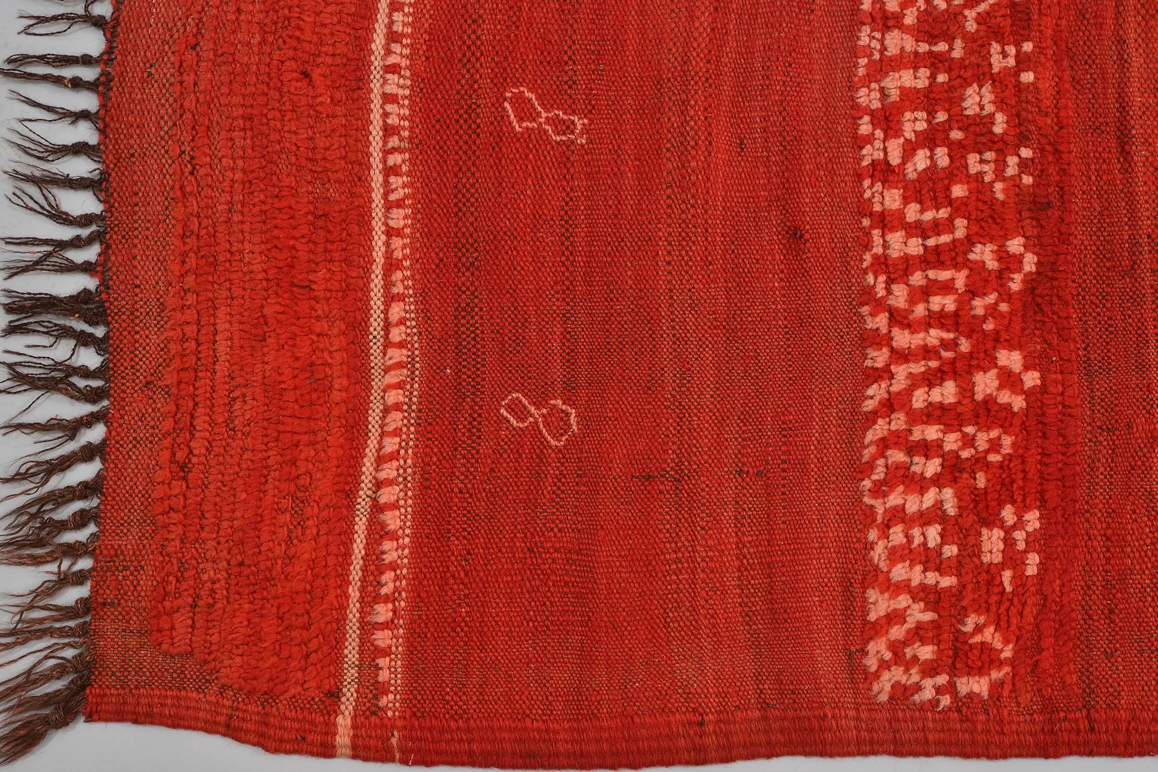  Ungewöhnlich alt  Marokkanischer roter Teppich (Handgeknüpft) im Angebot