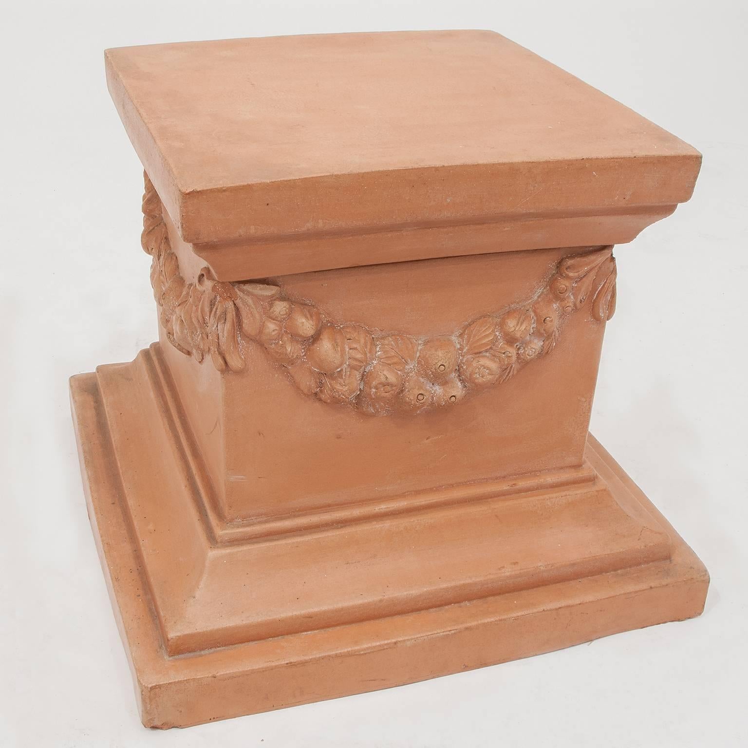 Romain classique Base en terre cuite pour vase, statue ou lampe d'Italie en vente