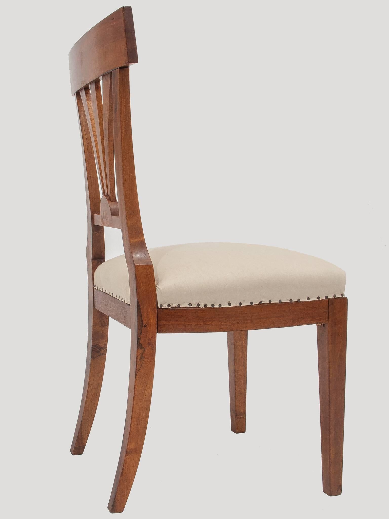 Hand-Carved Set of Elegant and Inlaid Austrian Biedermeier Chairs