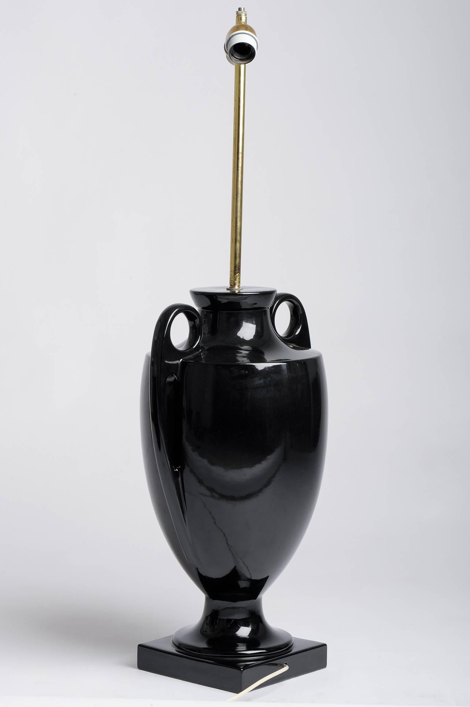 Italian Design Vintage Black High Table Lamp In Excellent Condition In Alessandria, Piemonte