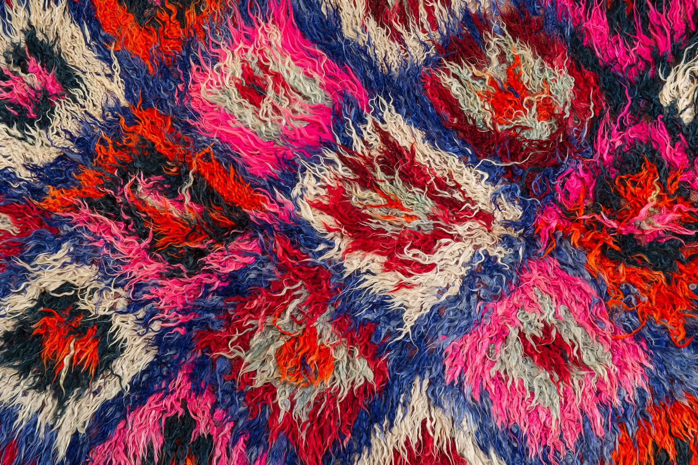 nr. 1079 -  Sehr sammelwürdig polychrom fröhlich vintage  Teppich, genannt: Tulu oder Filikli oder Silifchi. Aus meiner privaten Sammlung.  Perfekt für ein Sofa.
