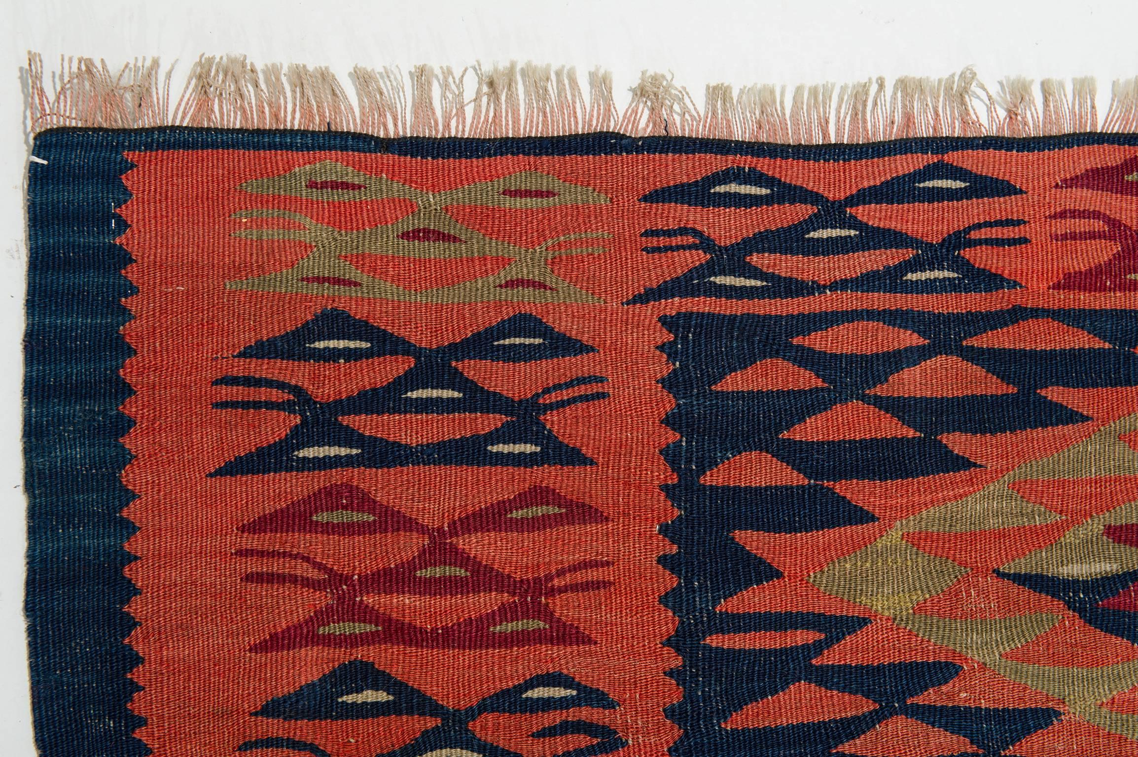 20ième siècle Ancien tapis de couloir turc Kilim SHARKOY à VENTE FINALE en vente